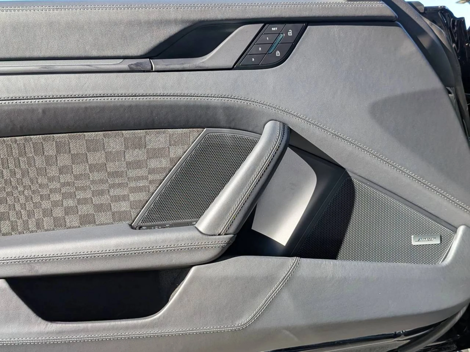 mph012_3651425446_d3bb4cfa2e87220e452f313fe98b7025_90fba0c4e0