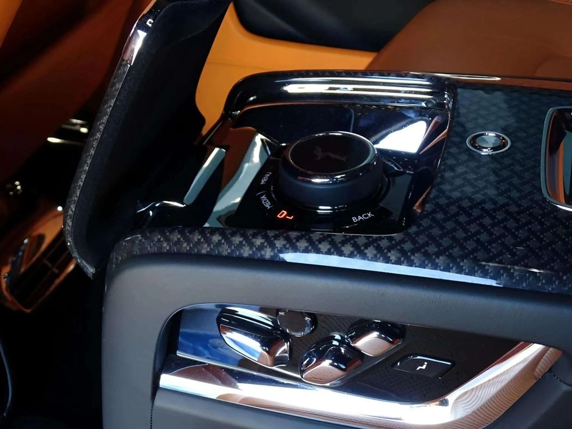 mph012_3657598633_81bd89dc6223aa7423415573754cc73fx_79e6a70804