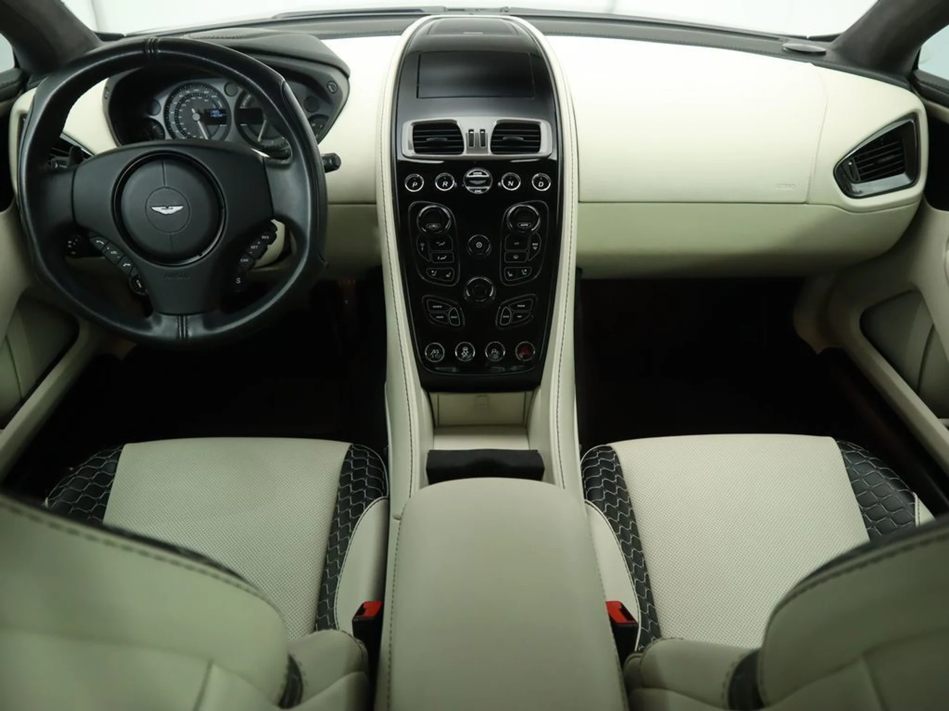 mph012_3657906967_used_2015_aston_martin_vanquish_2drcoupe_8119_22944423_13_1024_81f9cd5a40