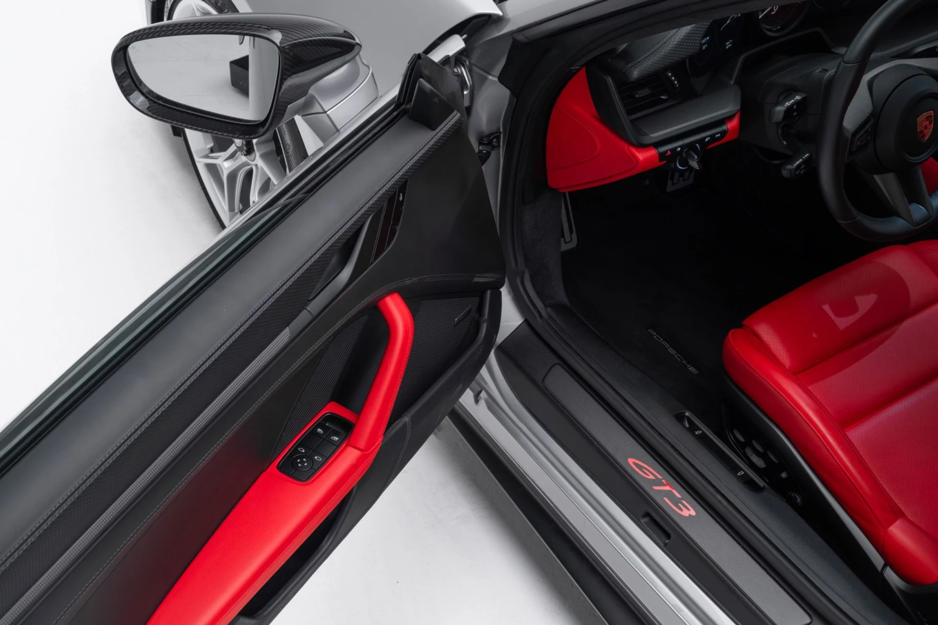 mph012_3670619047_Used_2024_Porsche_911_GT_3_Touring_1776272097_d140bccb5e