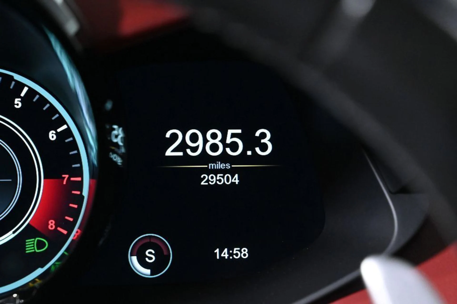 mph012_3679235141_used_2020_aston_martin_vantage_base_11350_23007217_12_1024_df0bc16ad7