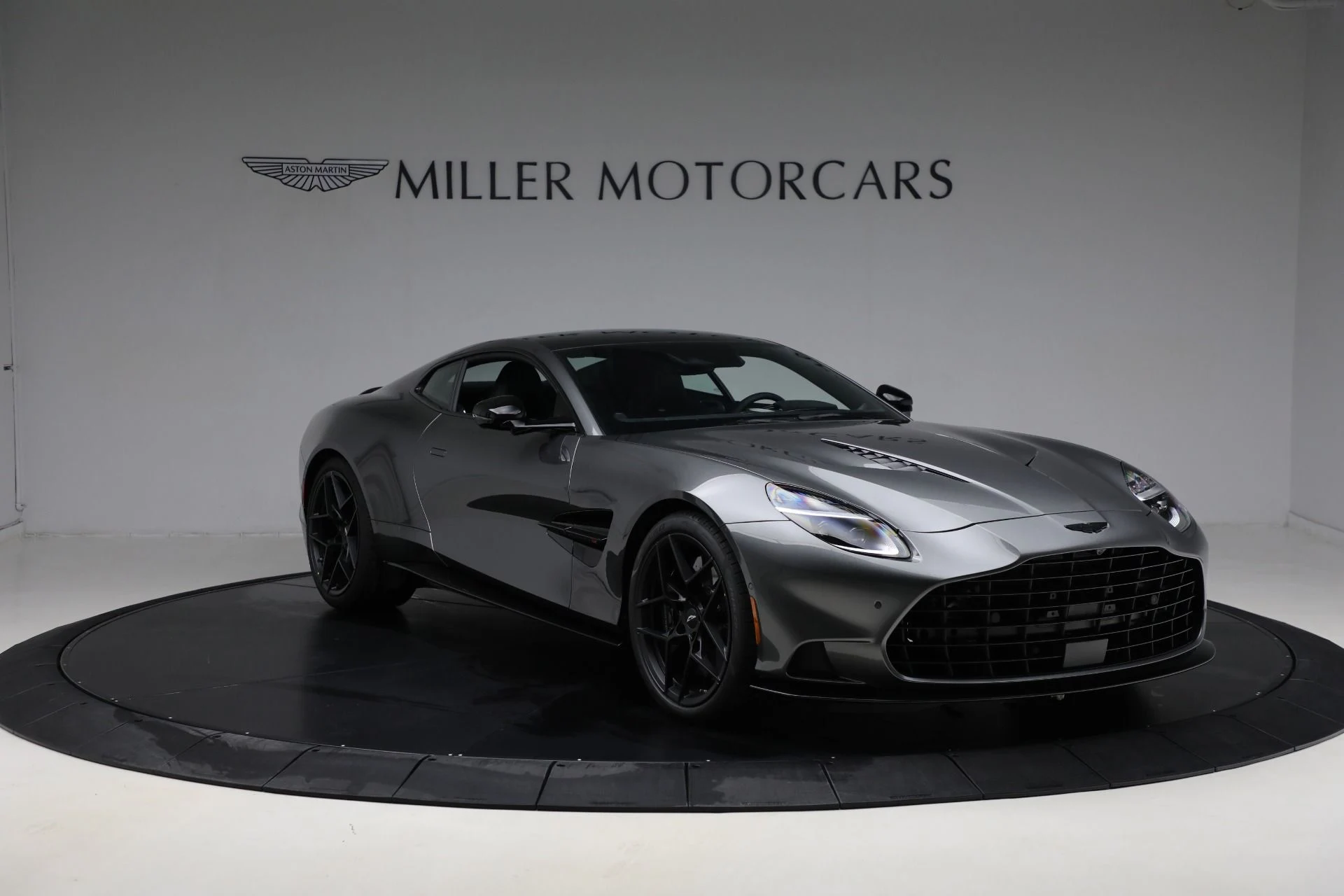 mph012_3682548947_New_2025_Aston_Martin_Vanquish_655eb70f2c