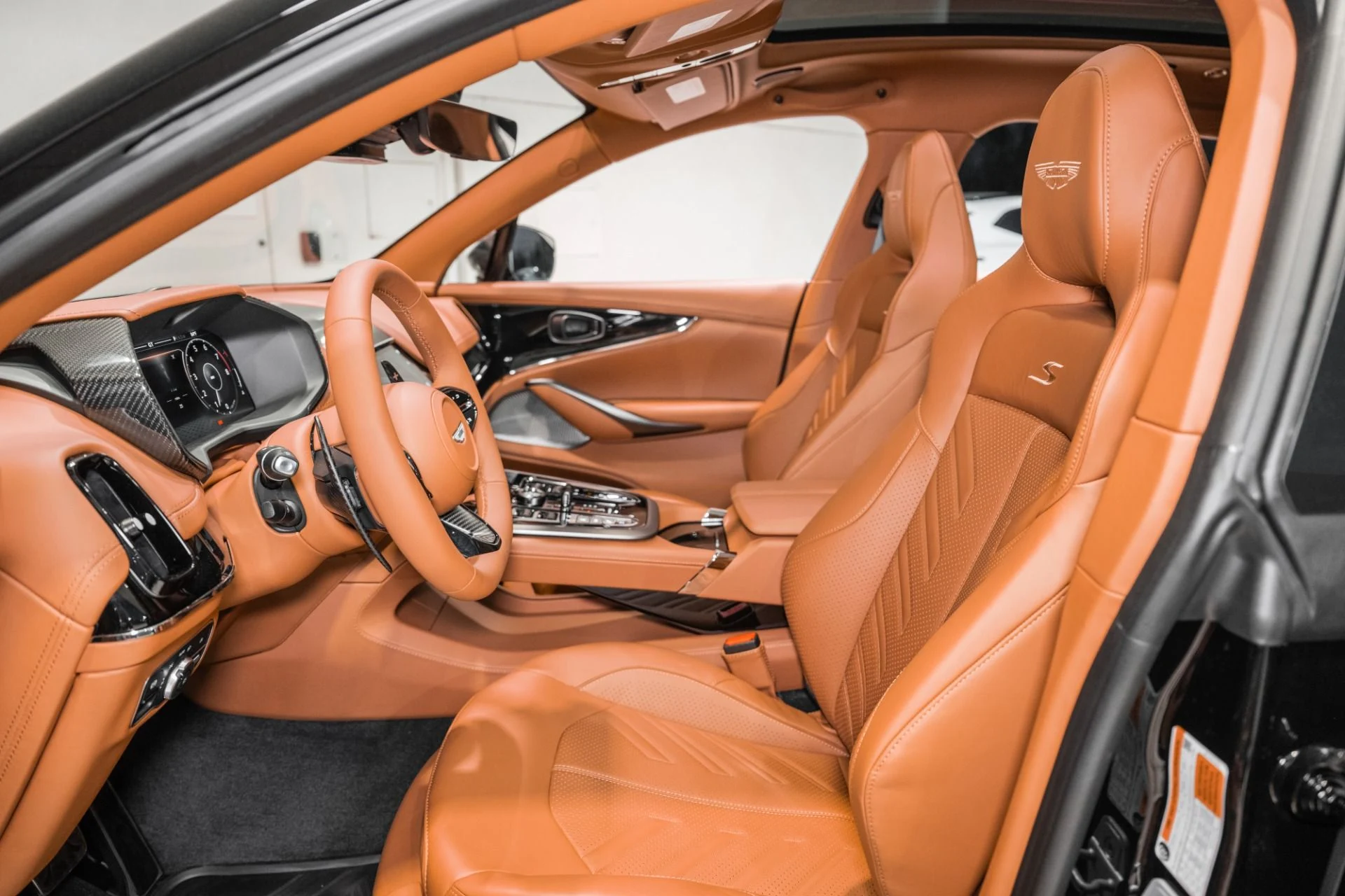 mph012_3684583110_New_2026_Aston_Martin_DBX_S_1775443121_4ac8237708