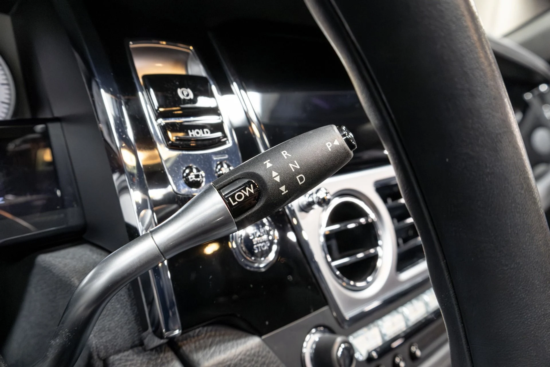 mph012_3707577151_Used_2011_Rolls_Royce_Ghost_Base_1762877304_dba20d5bab