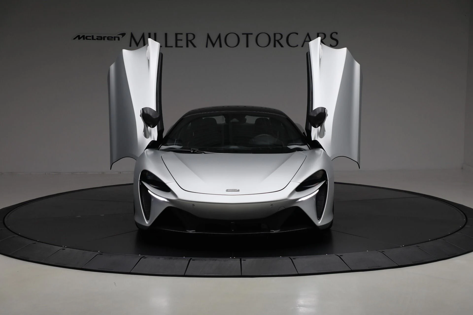 mph012_3709105665_Used_2023_Mc_Laren_Artura_Vision_ad625a393a