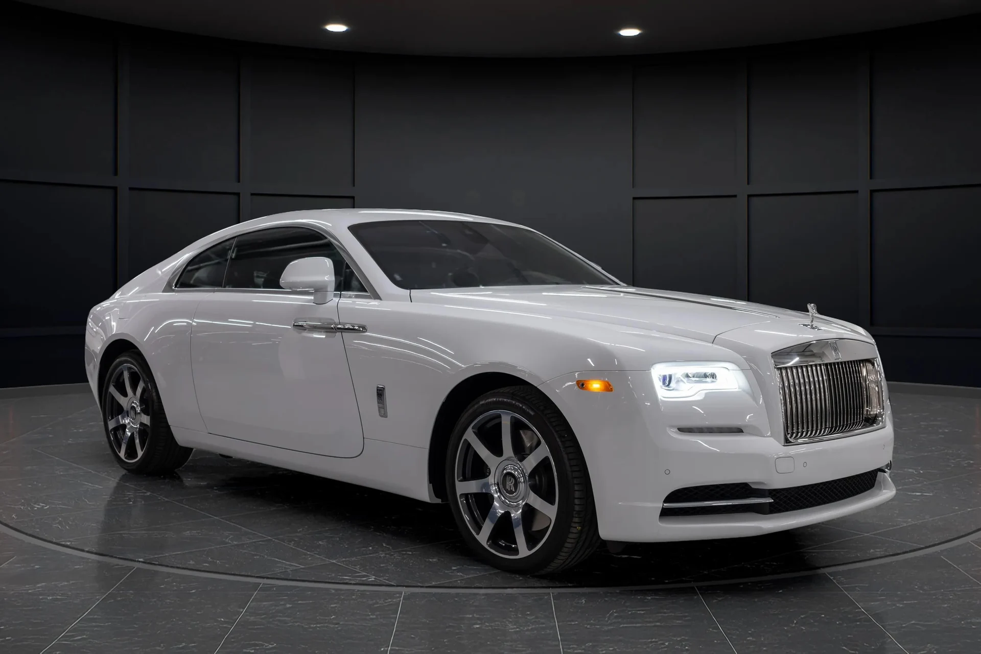mph012_3714710760_6cf73d91_02ec_4e9b_a7df_66df658699b4_201920_Rolls_Royce20_Wraith2028_SCA_665_C52_KUX_8724329_12_789fb91e73