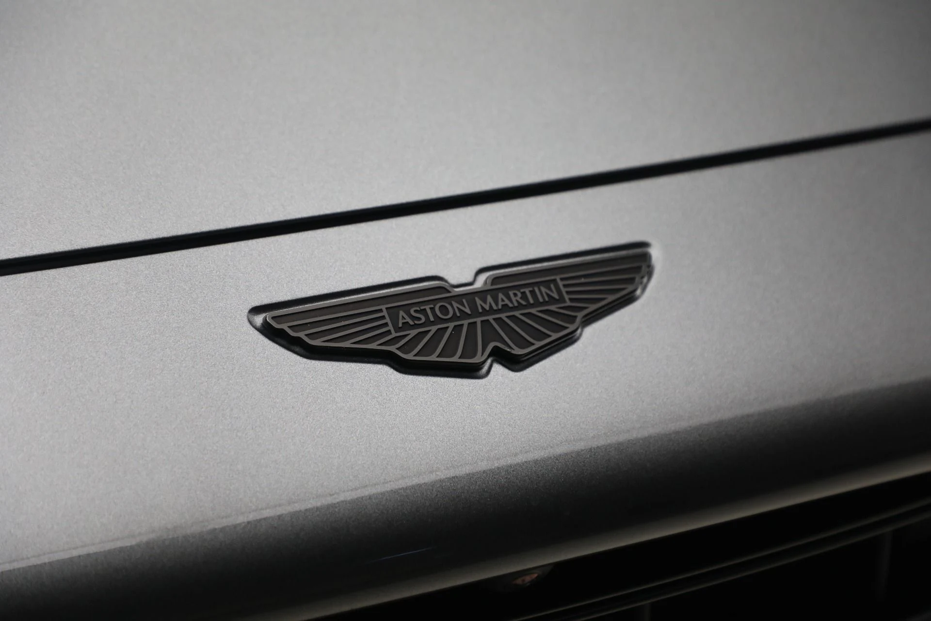 mph012_3719434317_New_2026_Aston_Martin_DBX_707_1768320849_71fb6635b1