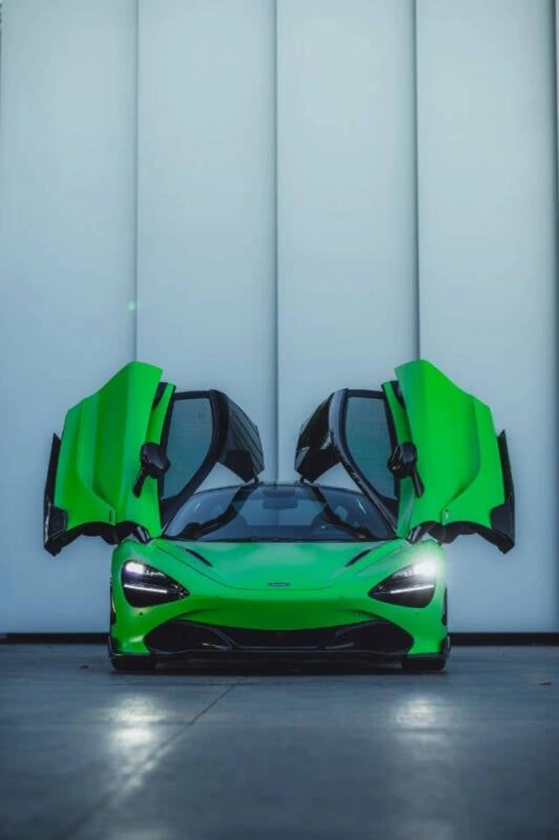 mph012_3722042949_2018_mclaren_720s_performance_2dr_coupe_a98c189035