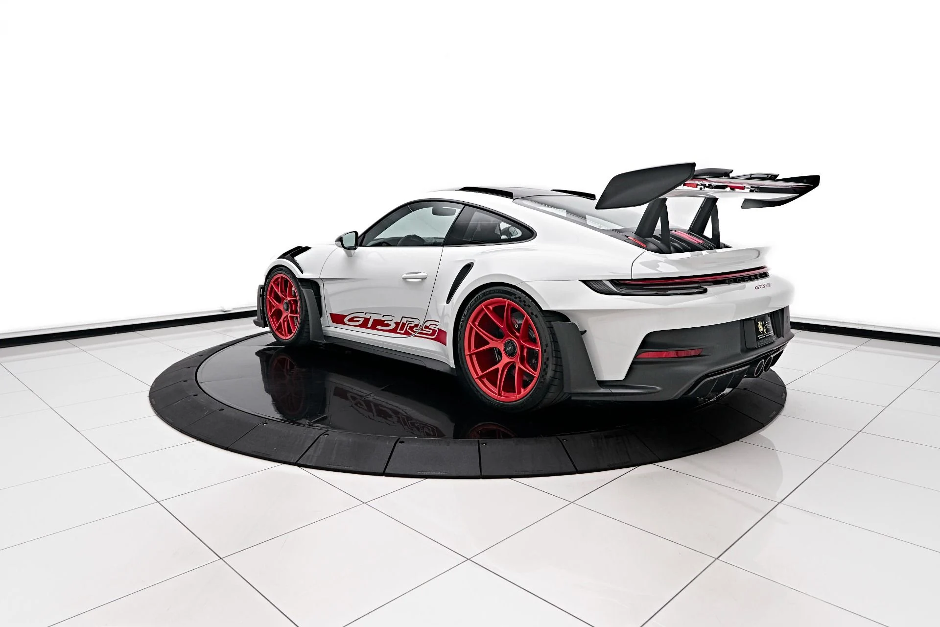 mph012_3727015645_Used_2024_Porsche_911_GT_3_RS_1754680271_426eead088