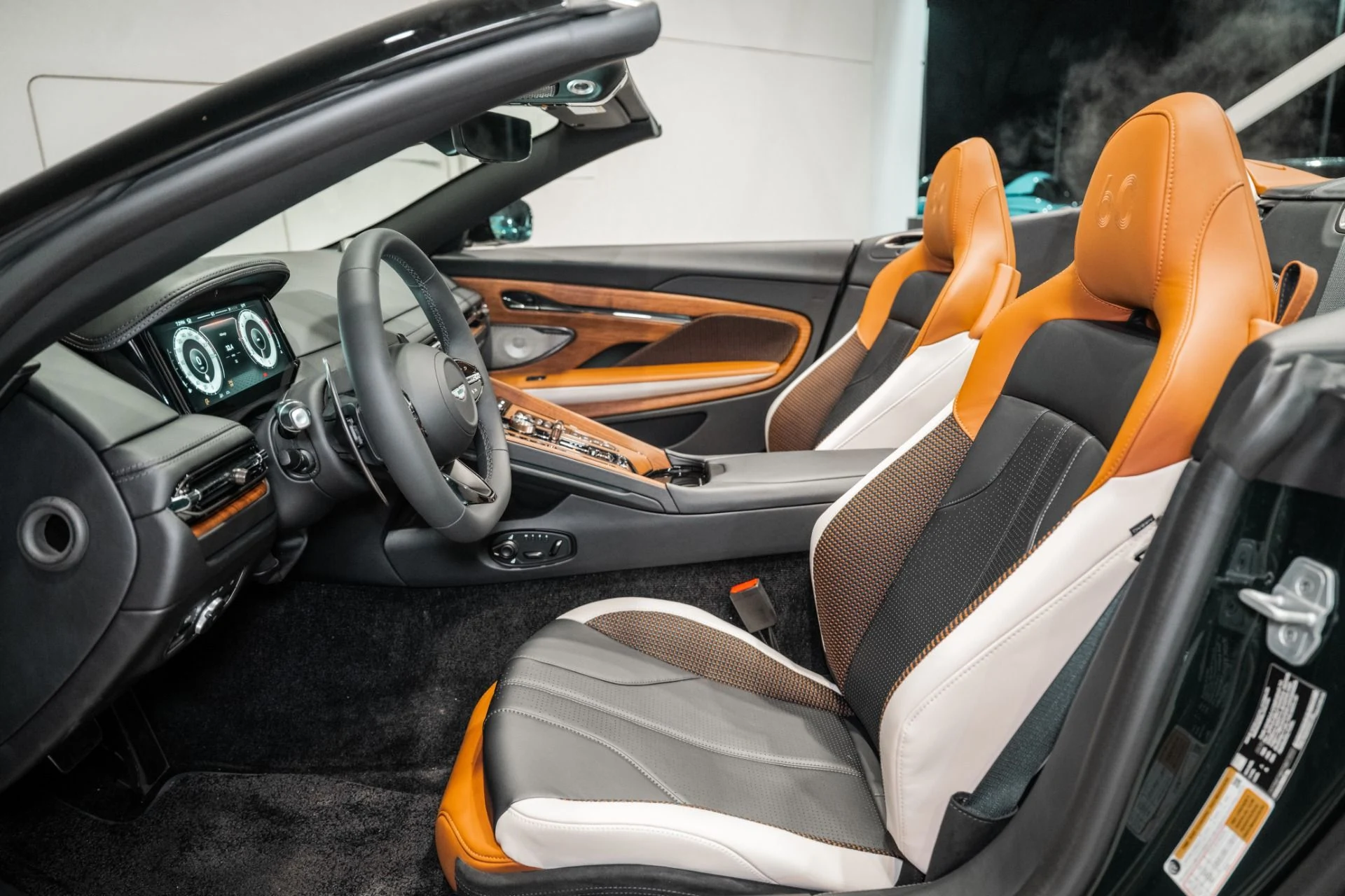 mph012_3727530159_New_2026_Aston_Martin_DB_12_Volante_1772211091_f921bce08f