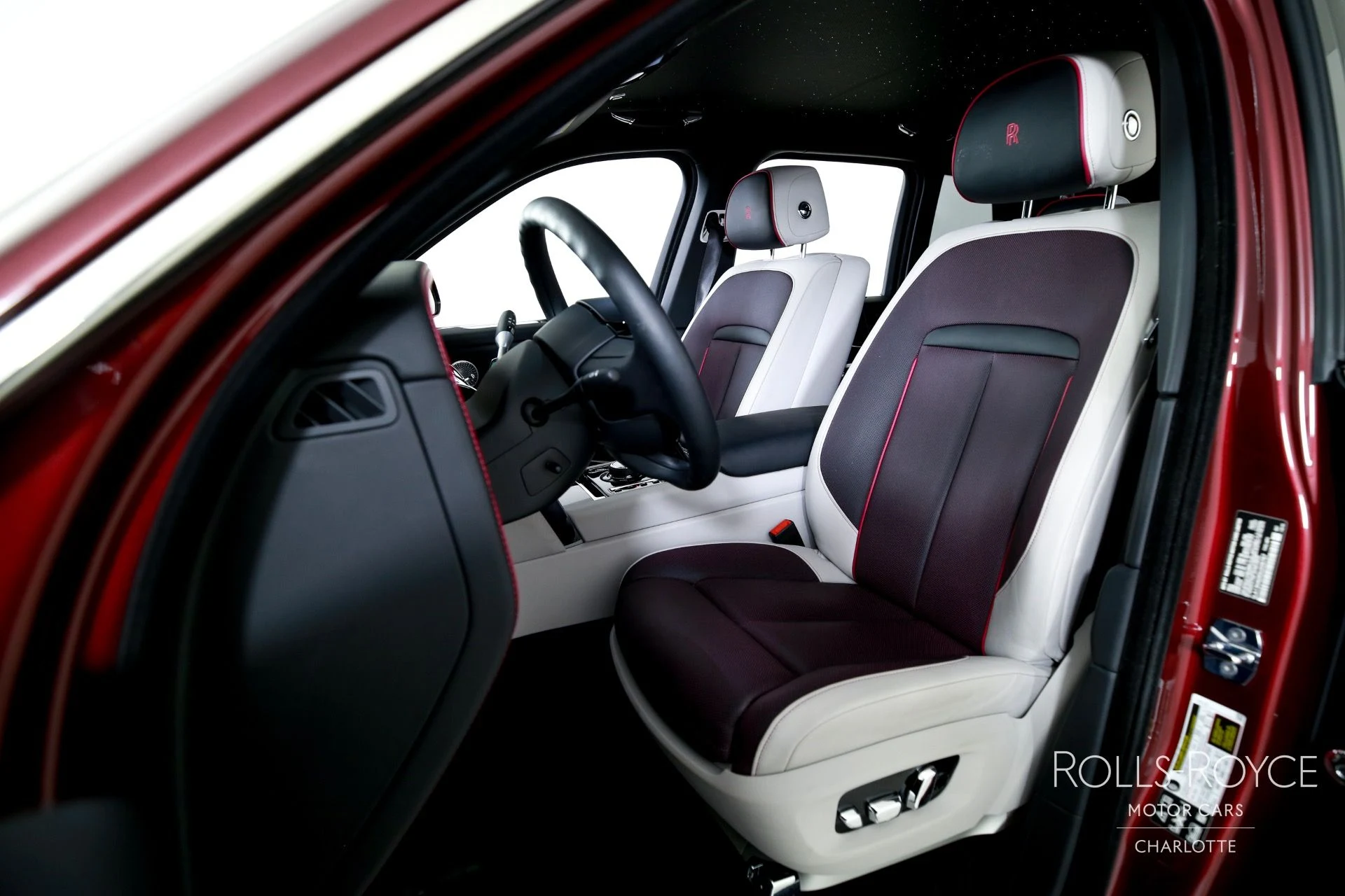 mph012_3728261661_Used_2025_Rolls_Royce_Cullinan_1757533744_7f44c12994