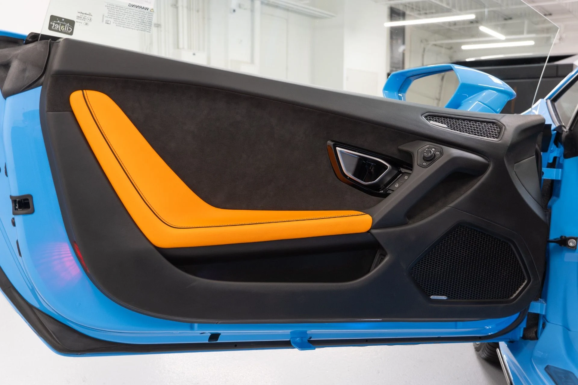 mph012_3728270788_Used_2022_Lamborghini_Huracan_EVO_1760474272_d68845d3e6