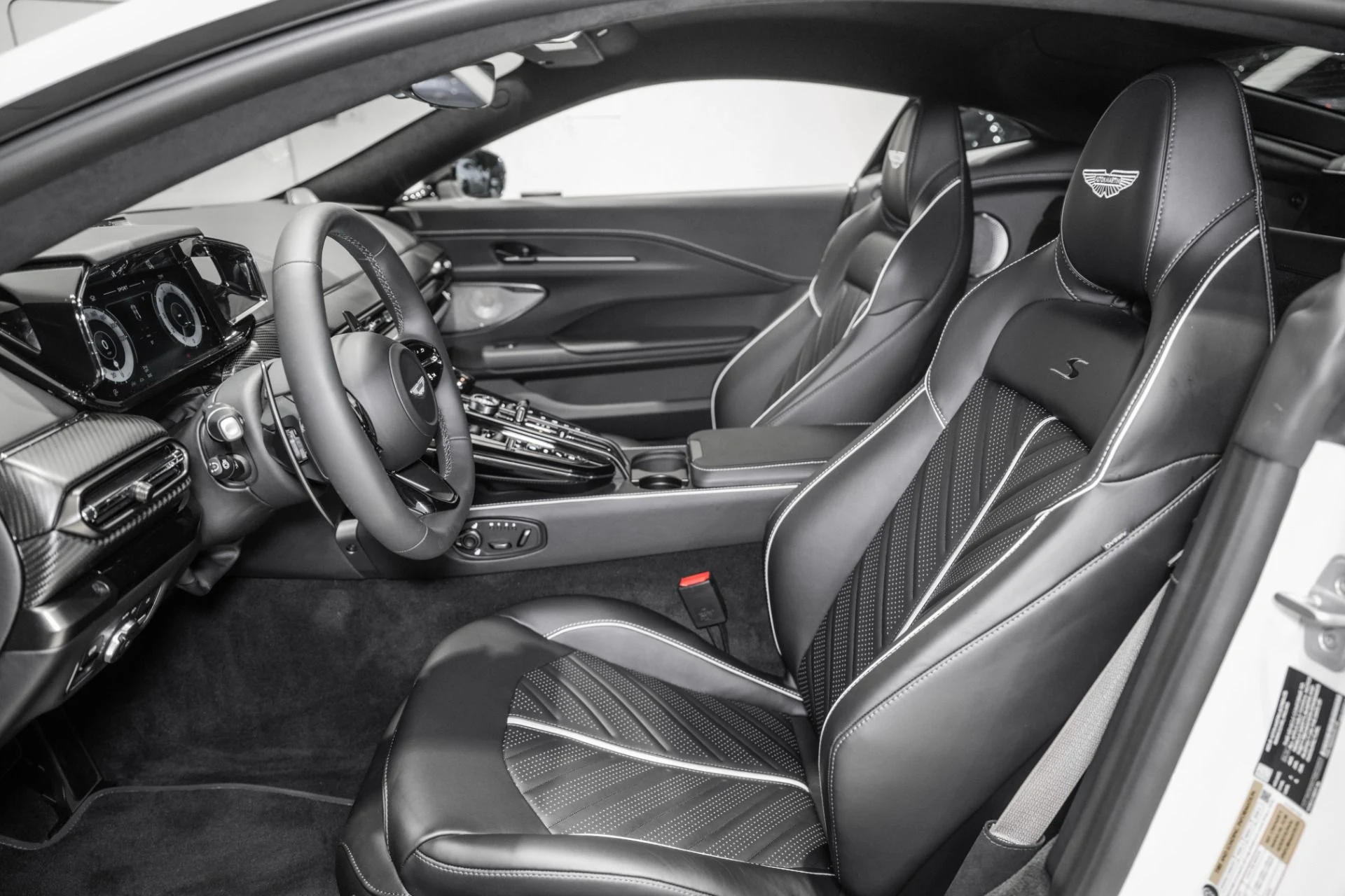 mph012_3730326905_New_2026_Aston_Martin_Vantage_S_1784733238_dcb0a050e7