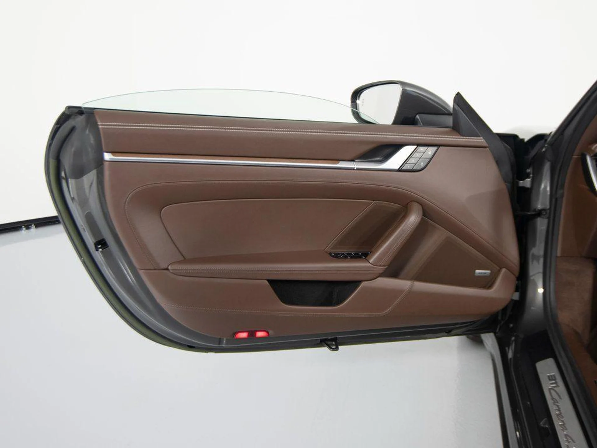 mph012_3751245810_O_Sir_P0uu7b_EP_2_NI_0k54ch_V12l0_fa05ed9ba1