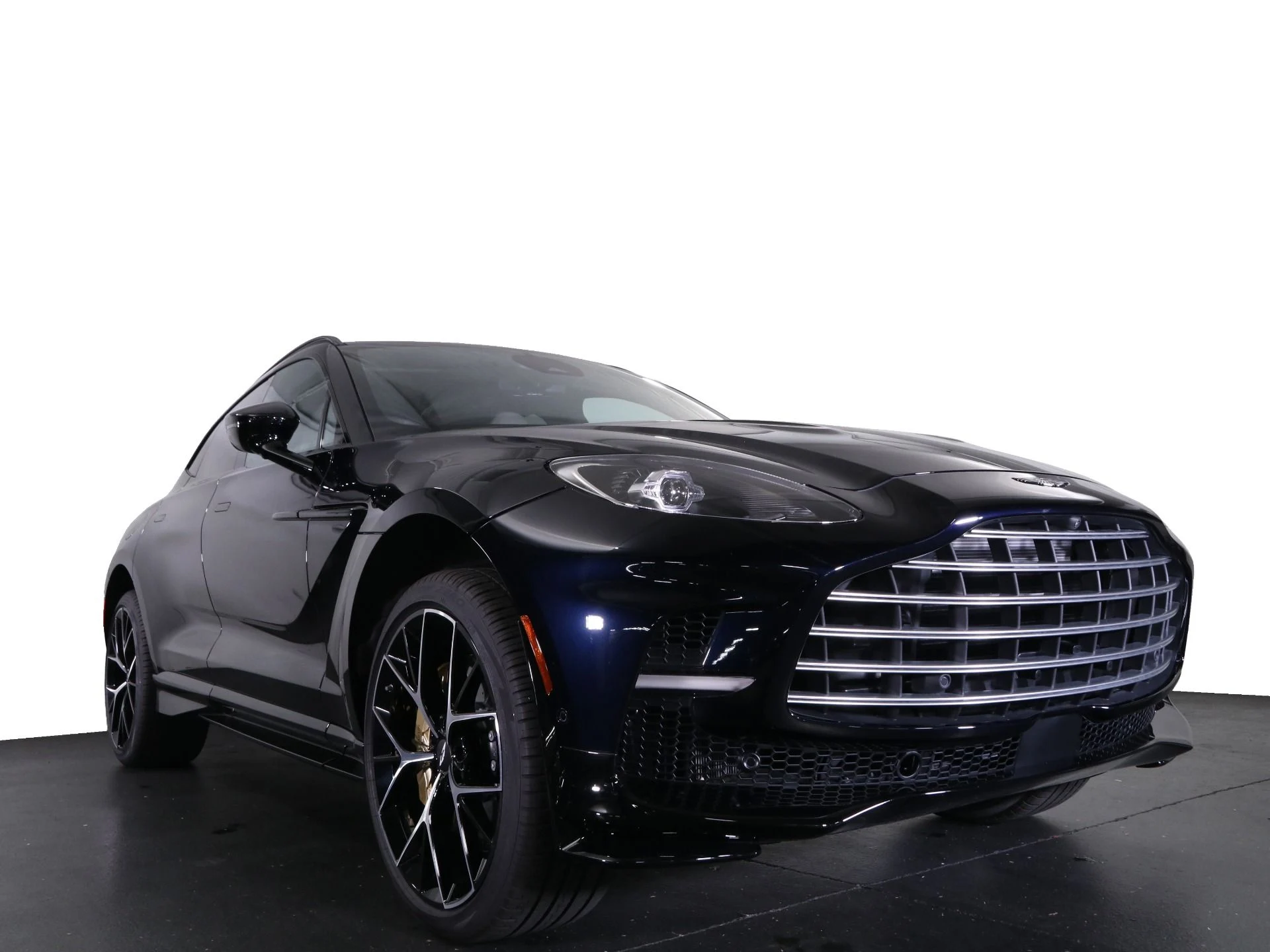 mph012_3756842817_New_2025_Aston_Martin_DBX_707_1758482586_94a7bfde7e