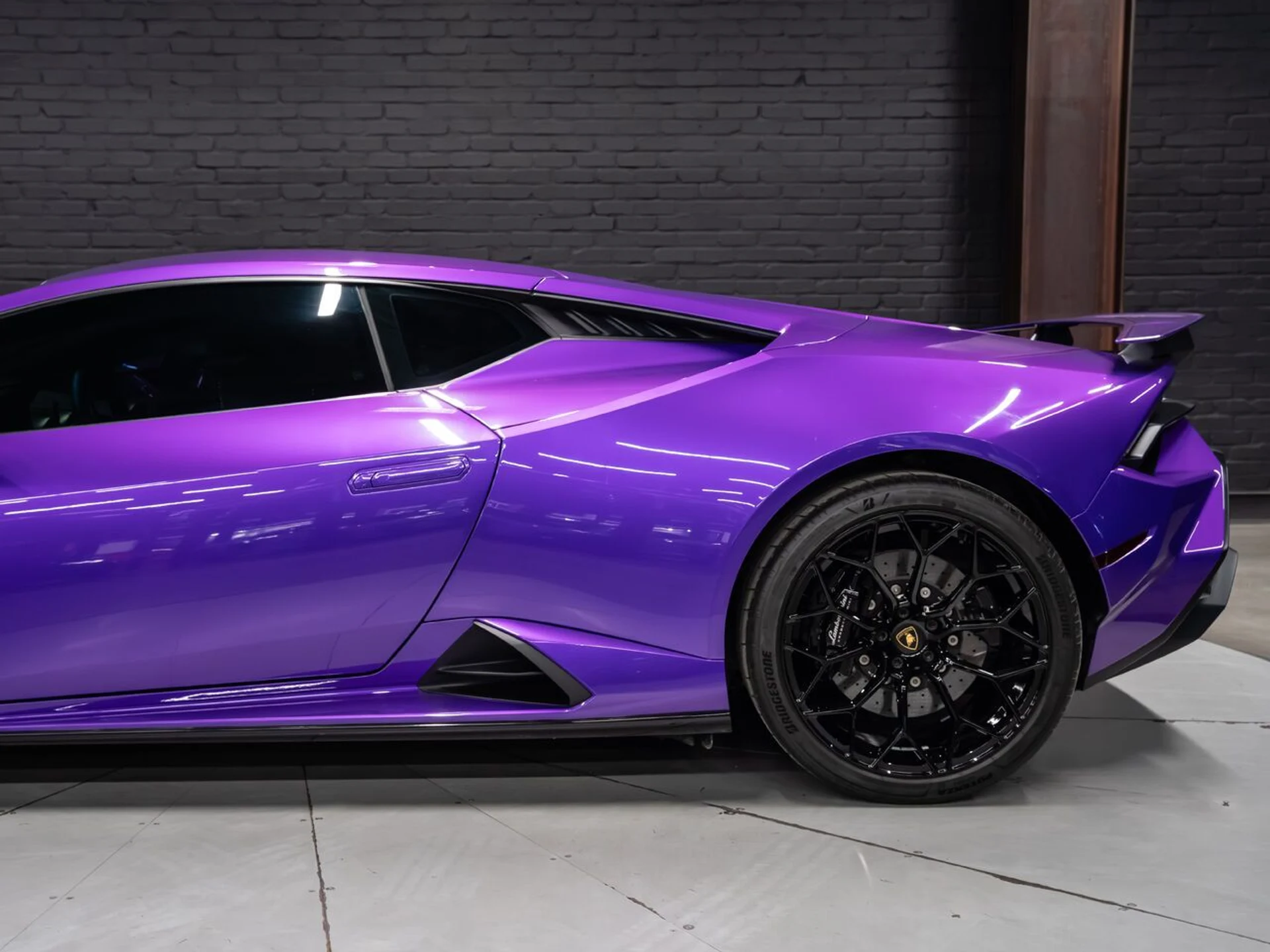 mph012_3760535674_lamborghini_huracan_tecnica_2023_451801e9f2
