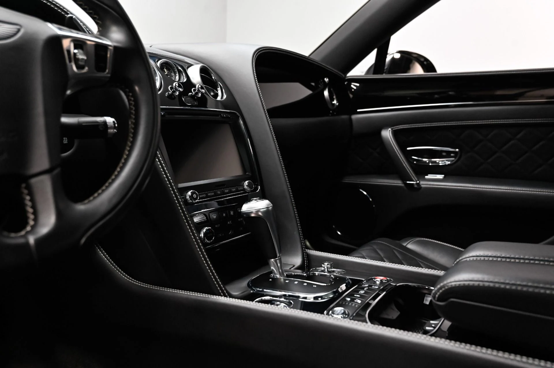 mph012_3769211028_Used_2017_Bentley_Flying_Spur_V8_S_1789414009_c89799d825