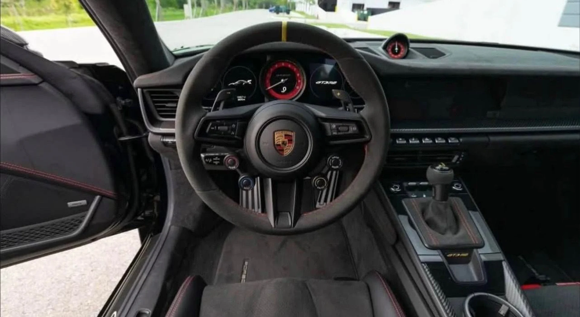 mph012_377148198_Used_2024_Porsche_911_GT_3_RS_1761078732_b7b88ac07a