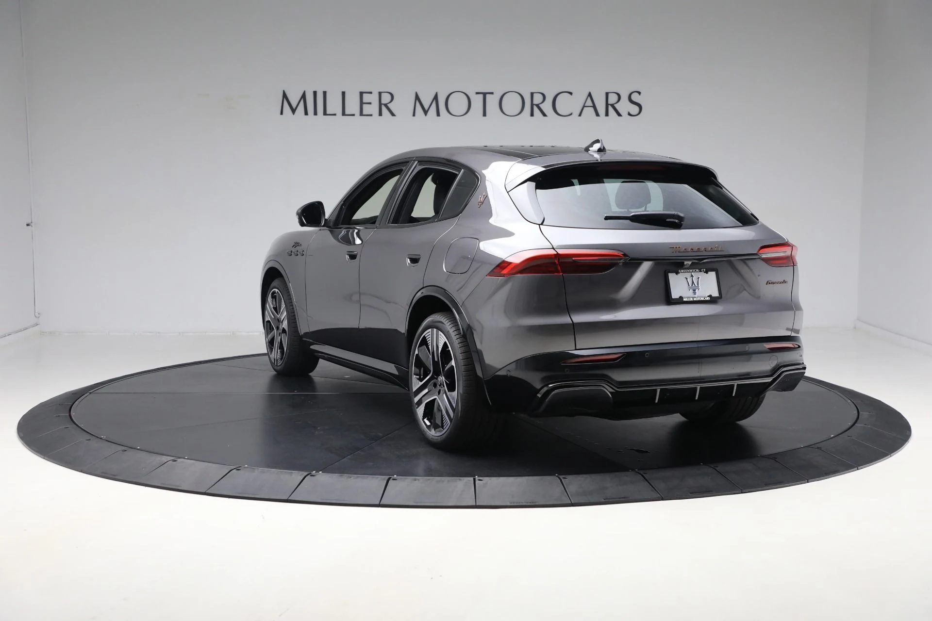 mph012_3772896373_New_2025_Maserati_Grecale_Folgore_7c0e5ab69e