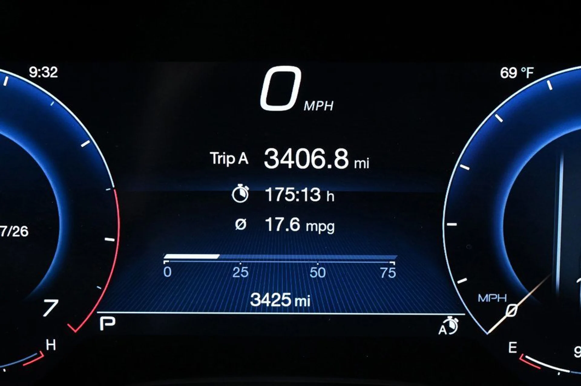 mph012_3783996268_used_2025_maserati_grecale_modena_11350_22967674_12_1024_dab56e3475