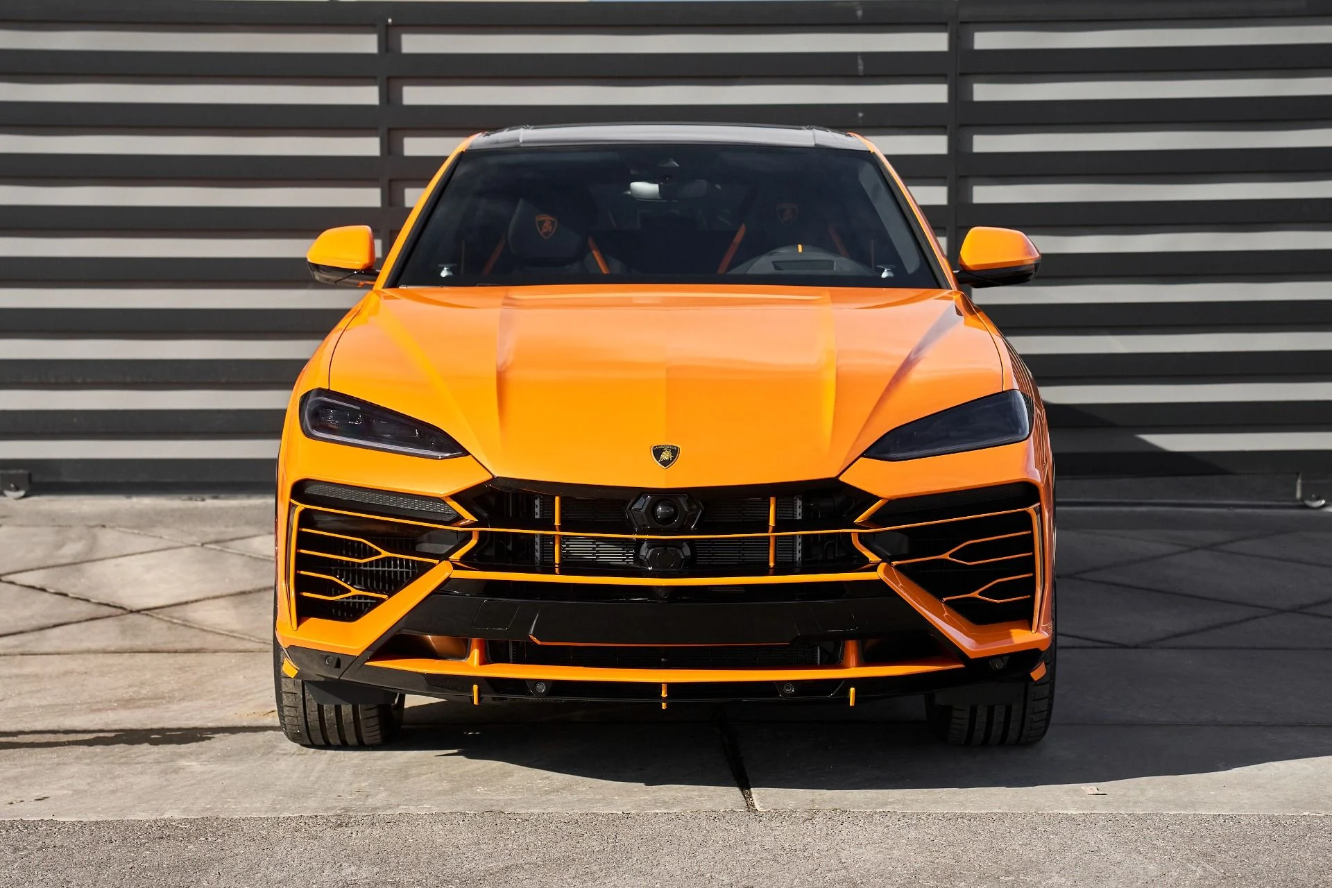 mph012_3789498126_Used_2025_Lamborghini_Urus_SE_1763676985_5cdfbe6f06