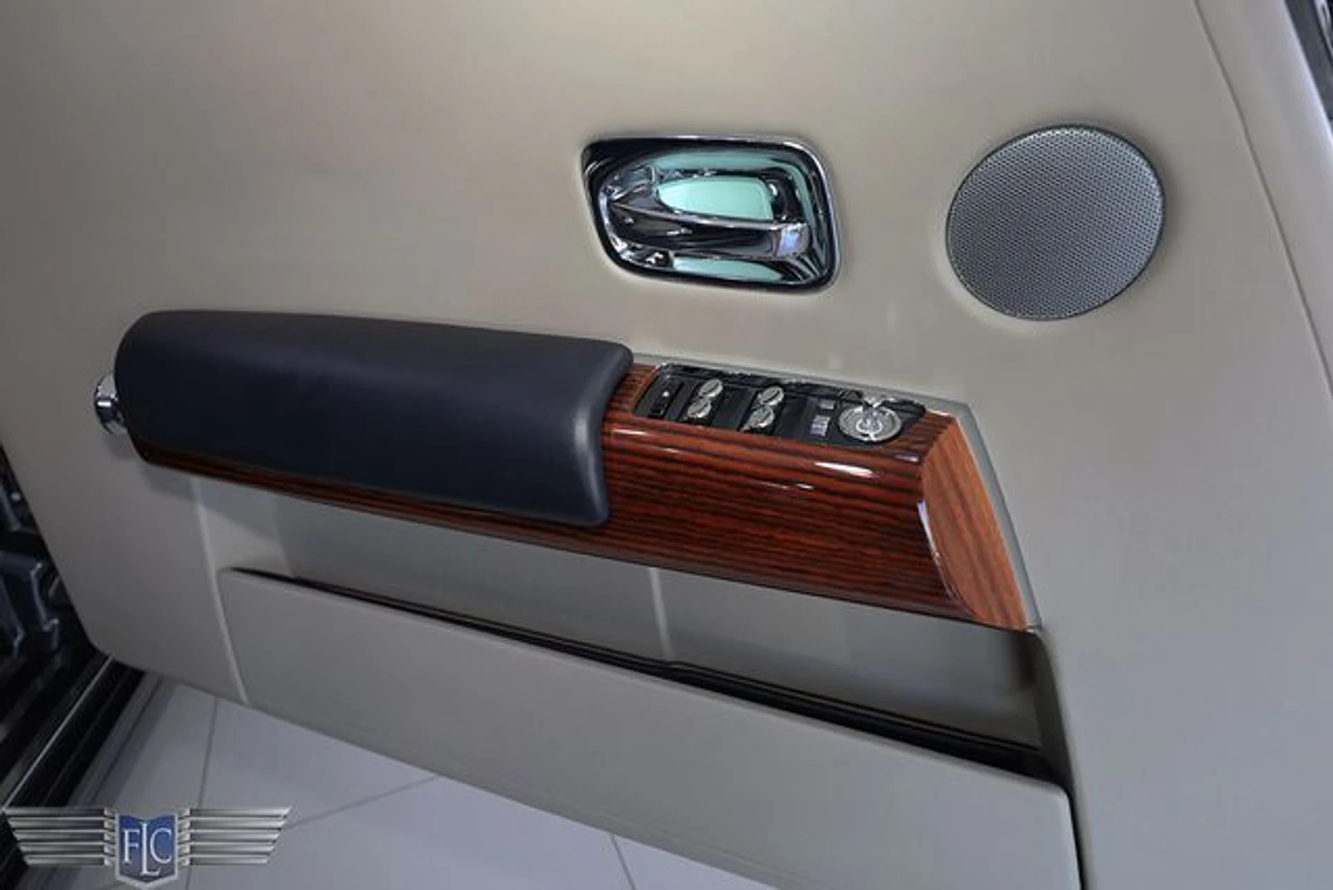 mph012_3794466946_used_2009_rolls_royce_phantom_coupe_2drcoupe_6305_23064698_17_640_353bc0982d