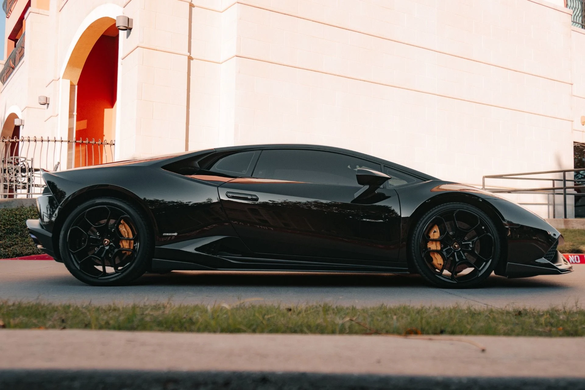 mph012_3798812668_Used_2016_Lamborghini_Huracan_LP_610_4_1731972206_c15b1932ab