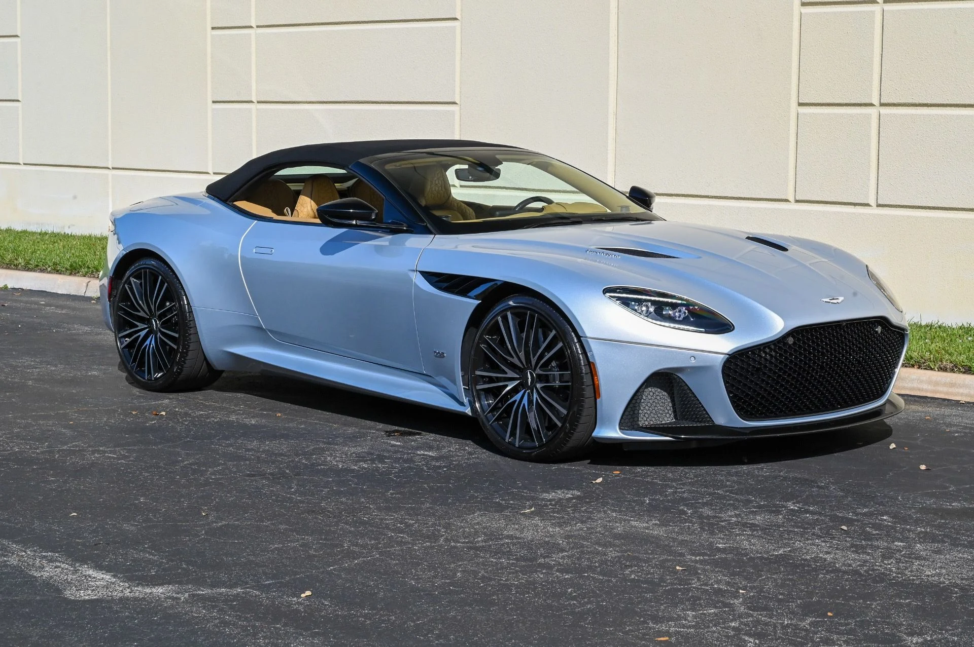 mph012_3804200362_Used_2020_Aston_Martin_DBS_Superleggera_1708981970_0222765d25