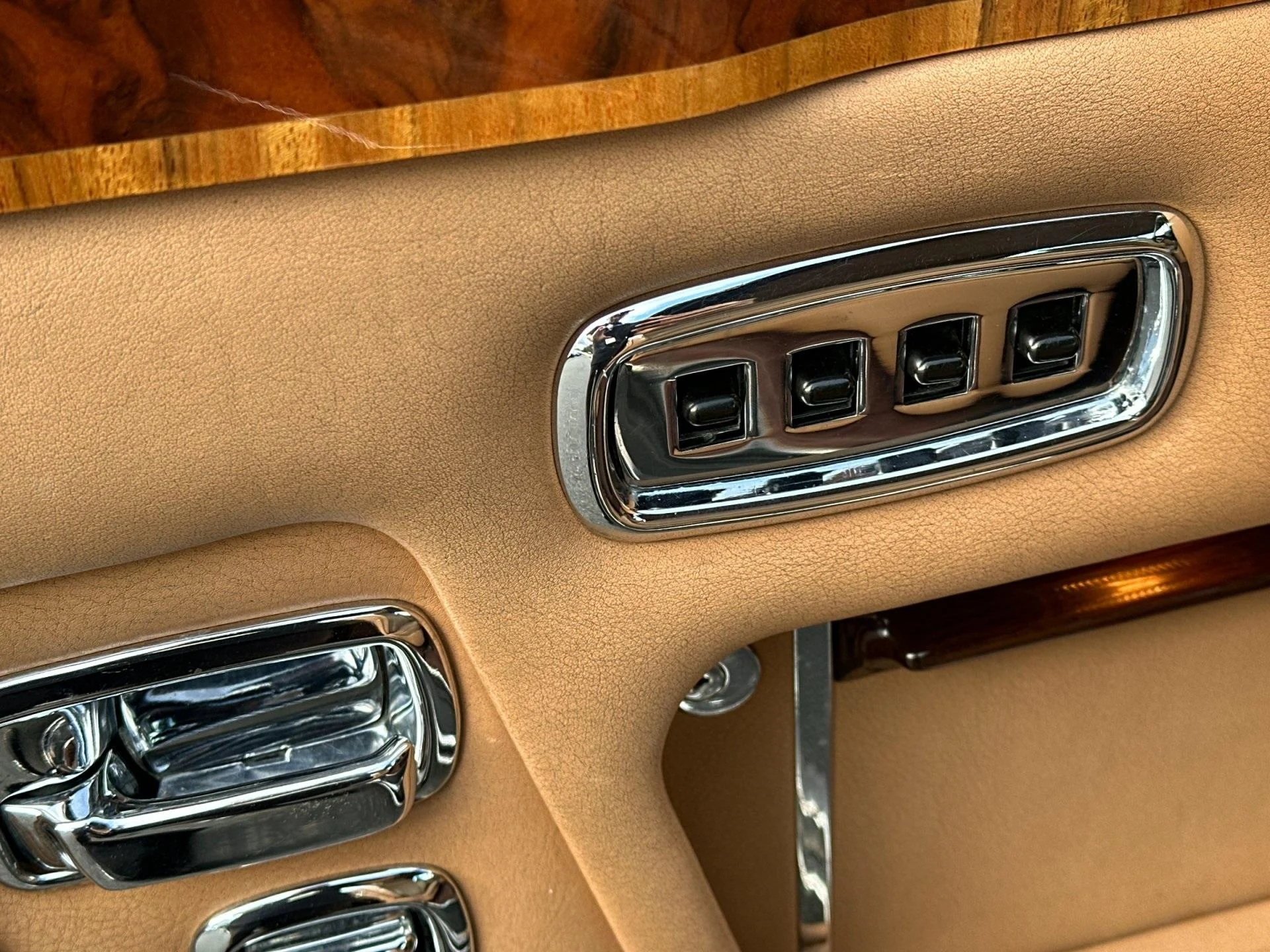 mph012_3804721842_Used_1986_Rolls_Royce_Corniche_1760538256_13ba4847b5