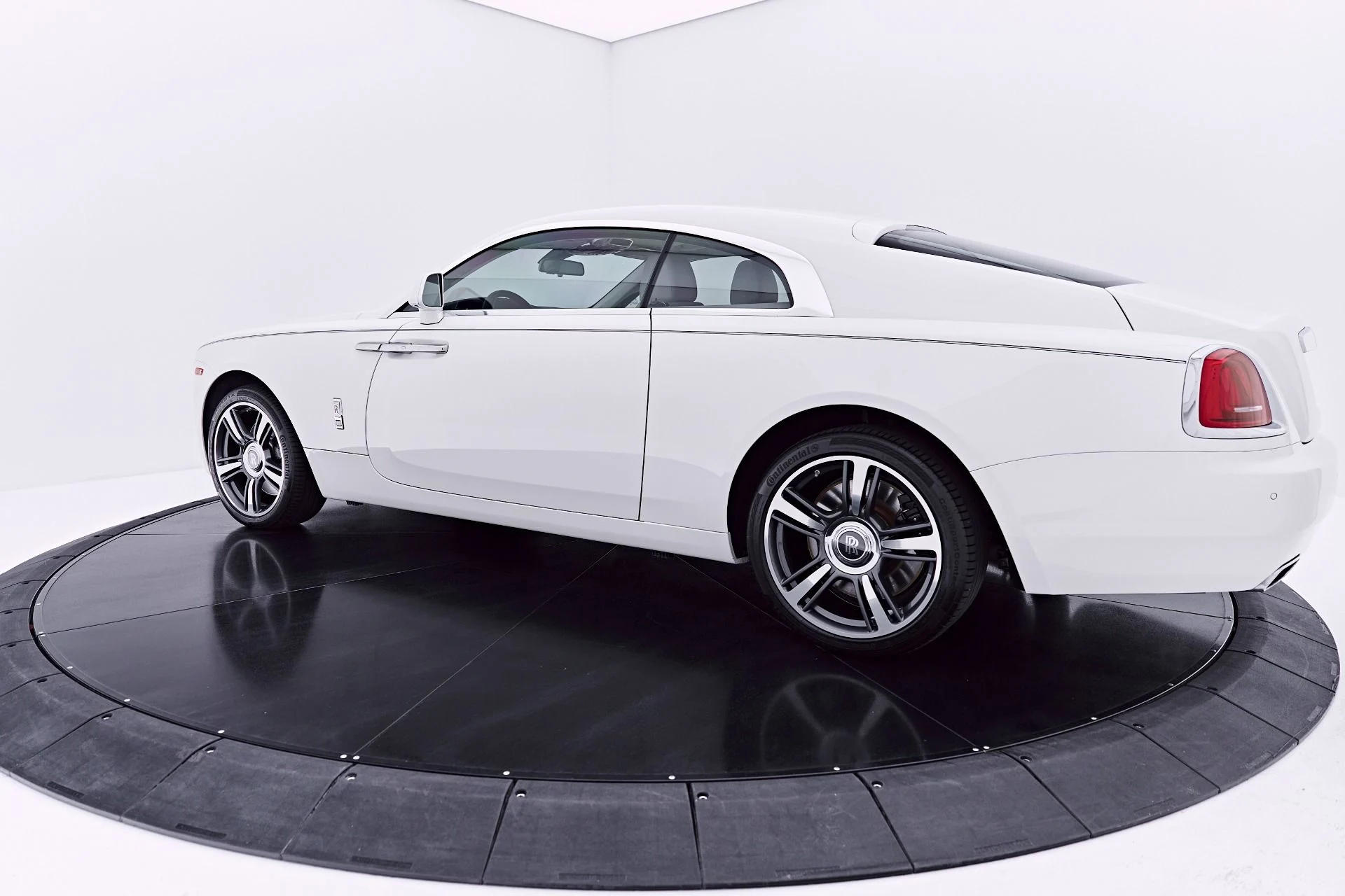 mph012_3813003610_Used_2014_Rolls_Royce_Wraith_Base_1782842381_a23316a8ae