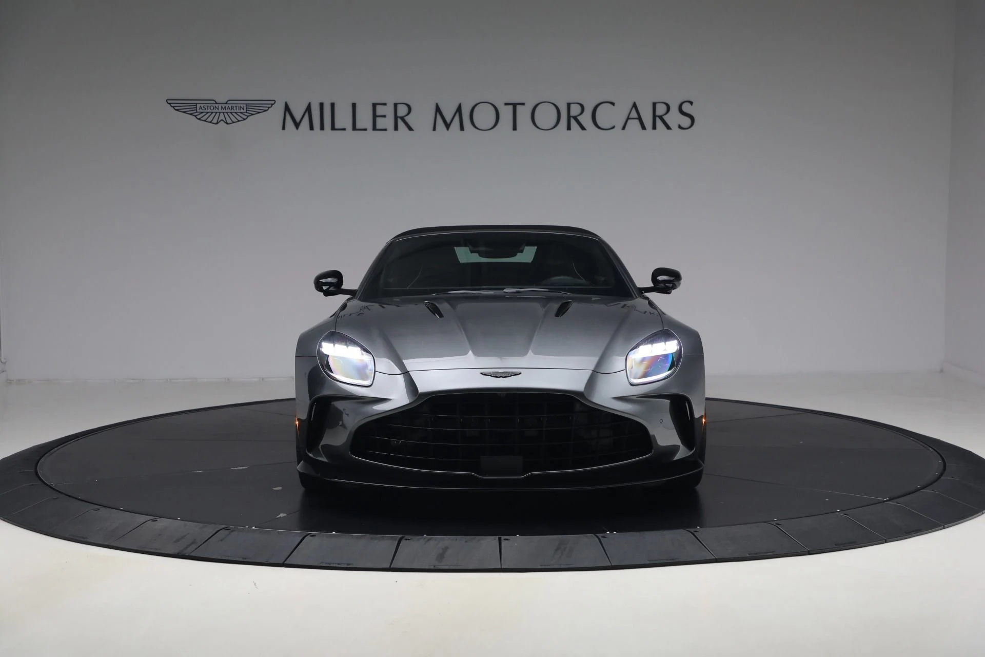 mph012_3815321854_New_2026_Aston_Martin_Vantage_S_Roadster_1776880029_8645ebff98