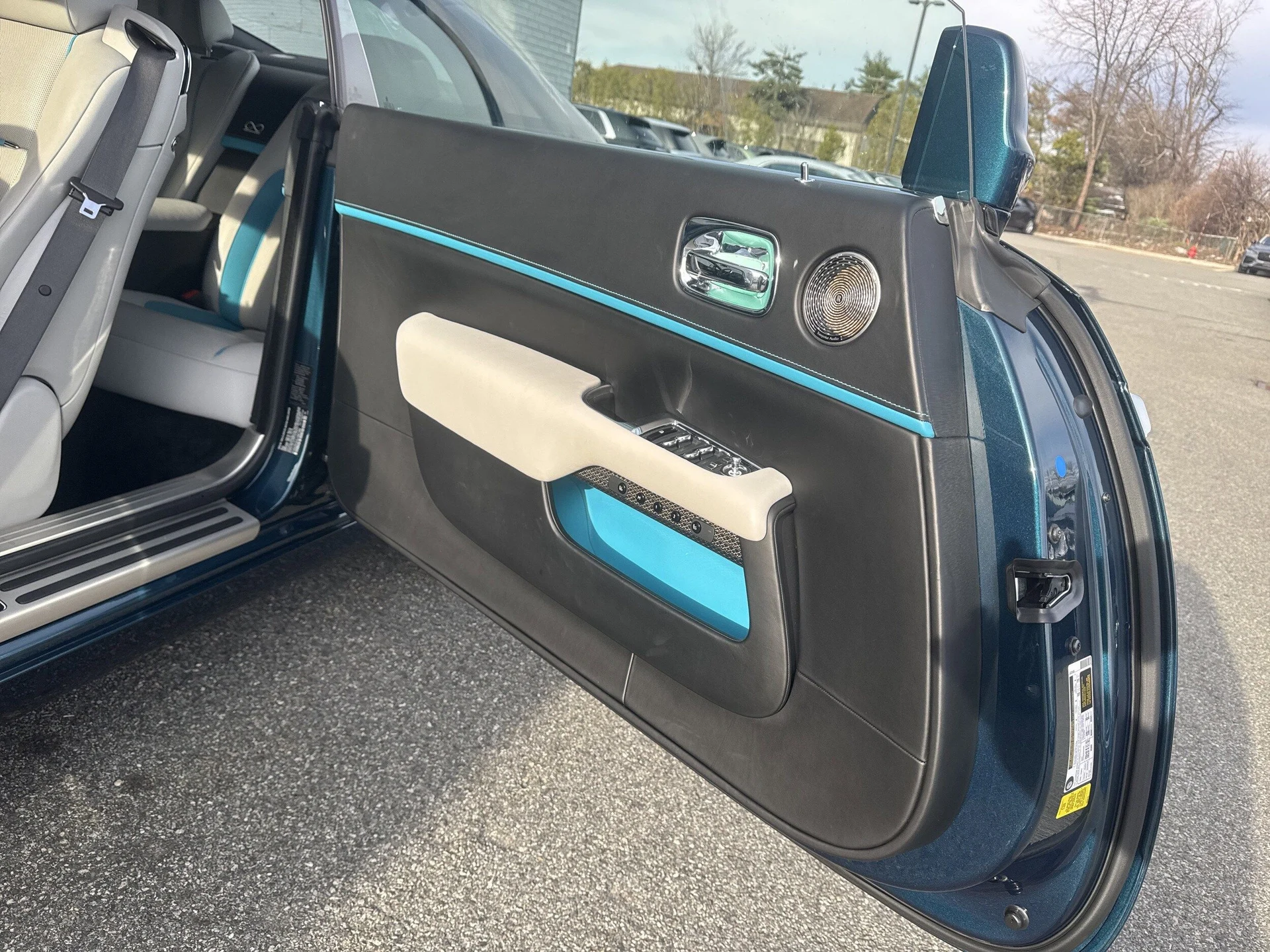 mph012_382647490_f56e372bc6fc4c5691dc9b32a8f92131x_66178b0a96