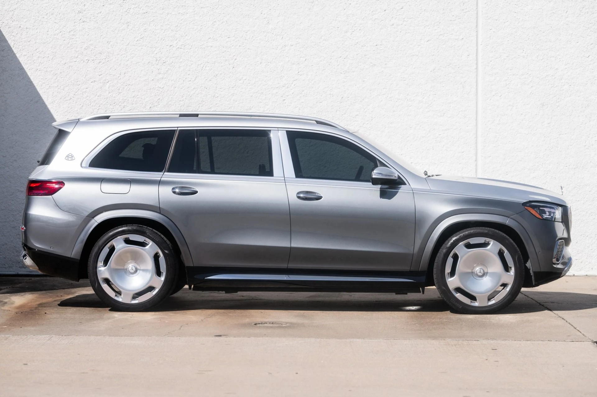 mph012_3832308926_Used_2024_Mercedes_Benz_GLS_Mercedes_Maybach_GLS_600_4_MATIC_1758921516_4e8052a6fa