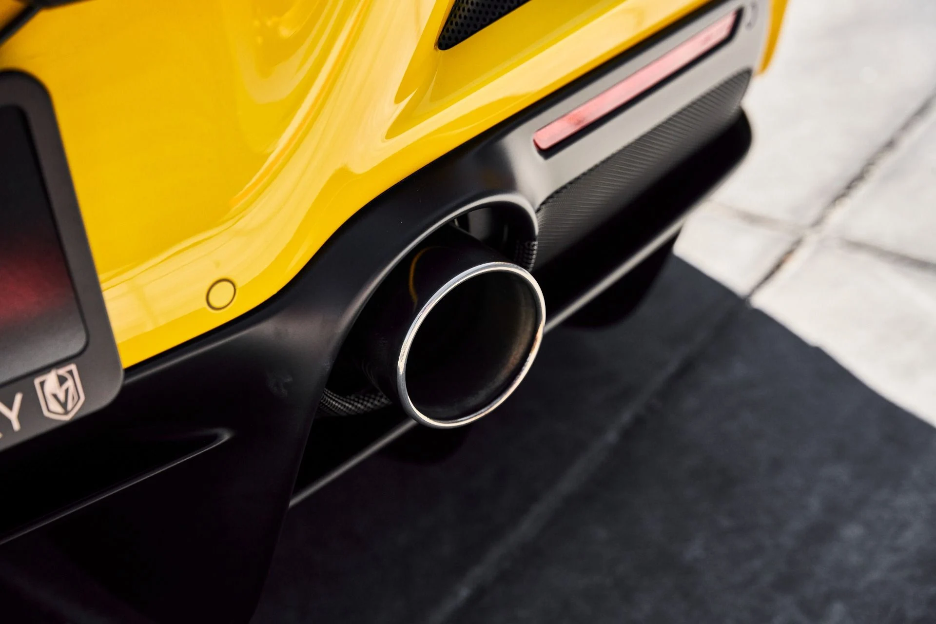 mph012_3834664072_Used_2021_Ferrari_F8_Tributo_Base_1774742987_1a2e076b1d