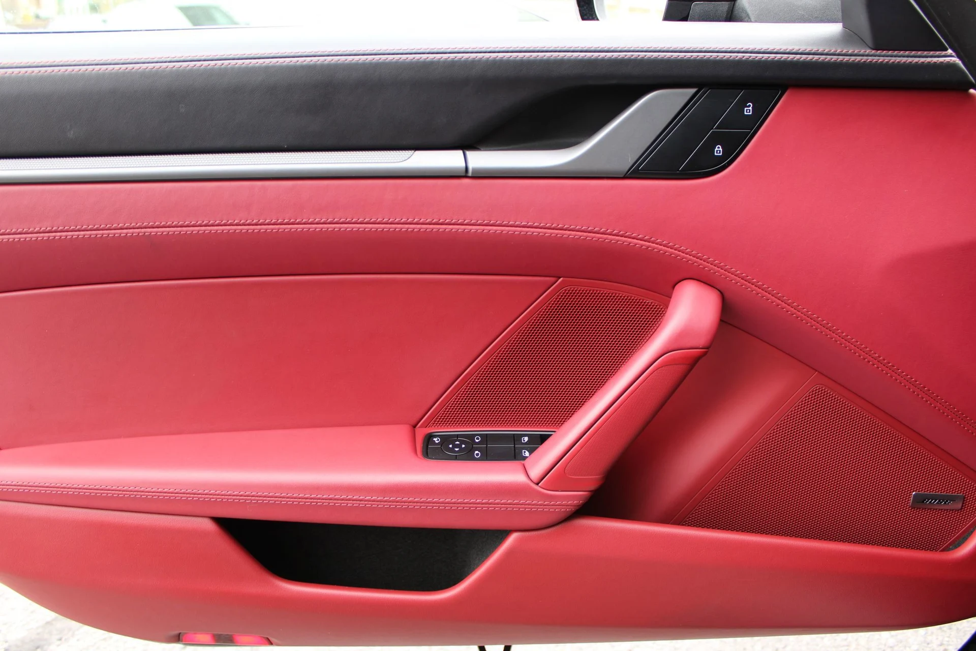 mph012_384022899_64f7c8fae4585b504193579e07649556_ddc1d16237