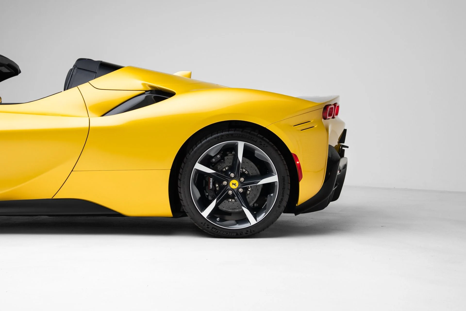 mph012_3840231869_Used_2023_Ferrari_SF_90_Spider_1770940760_d0b5d0874e