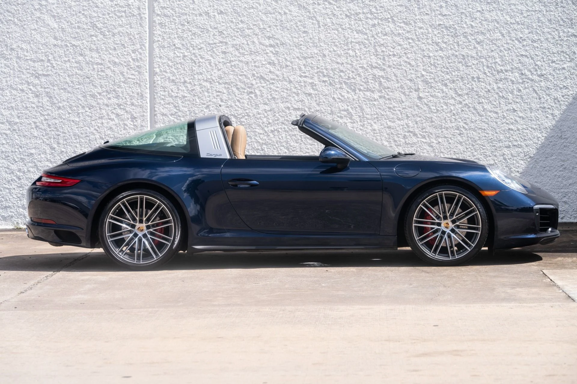 mph012_3840878547_Used_2019_Porsche_911_Targa_4_S_1759788578_100b285c3f