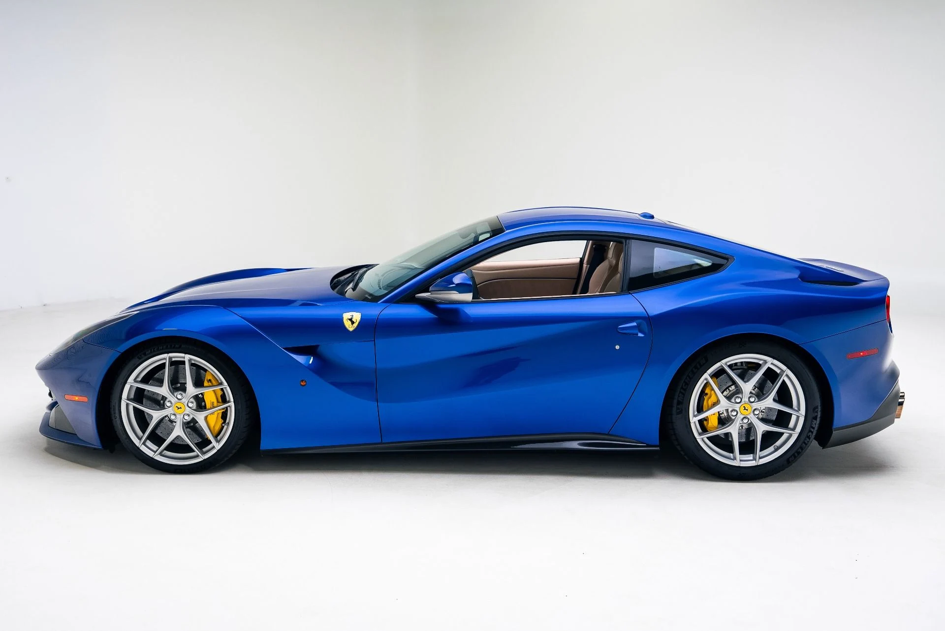 mph012_3845740900_Used_2016_Ferrari_F12berlinetta_1767213566_2bd32e489f