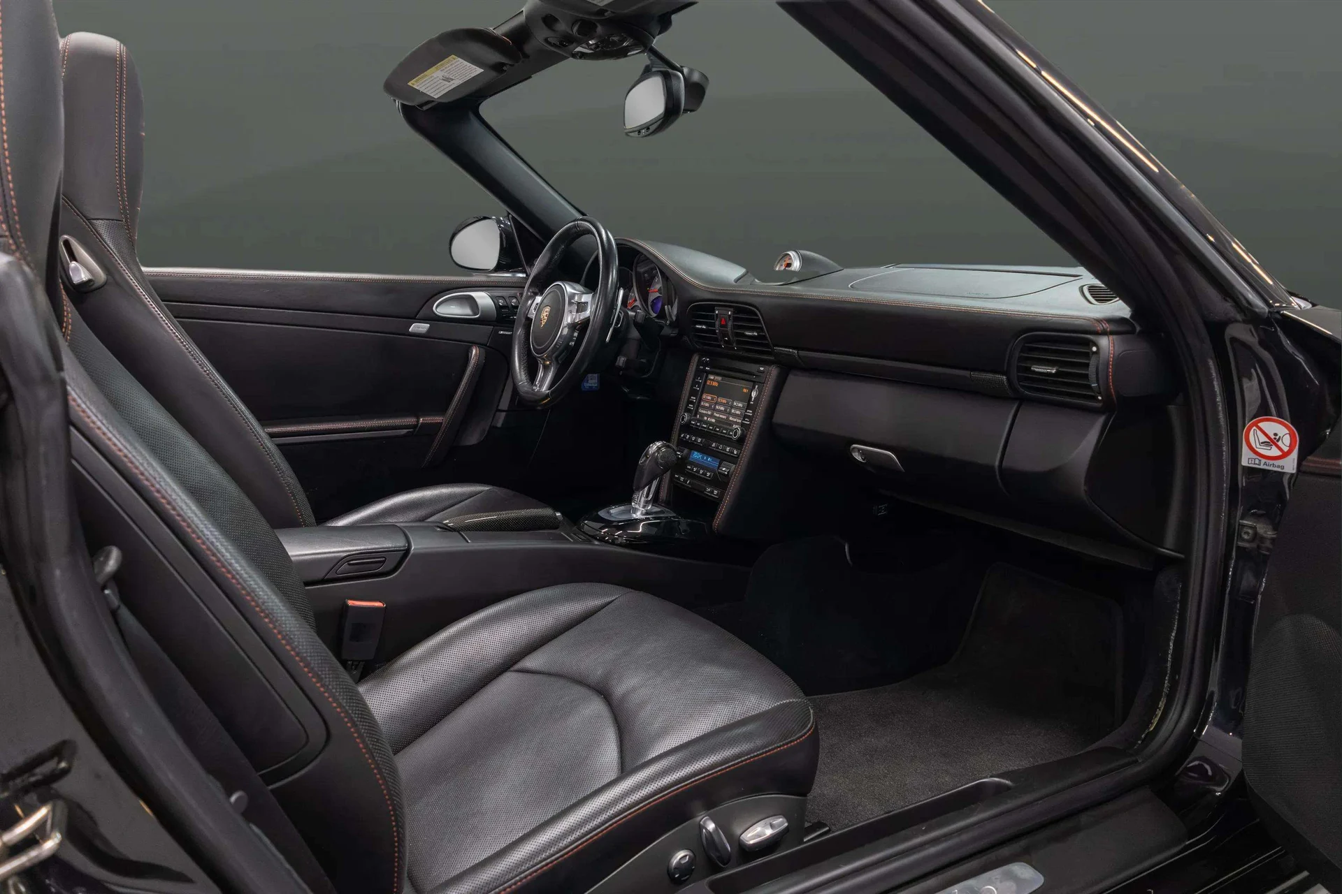 mph012_38502625_8f9c8d31_4360_4fd8_9a6a_b77274cf6632_201120_Porsche2091120_Turbo20_Cabriolet2028_WP_0_CD_2_A90_BS_77372929_13_2e833636bb