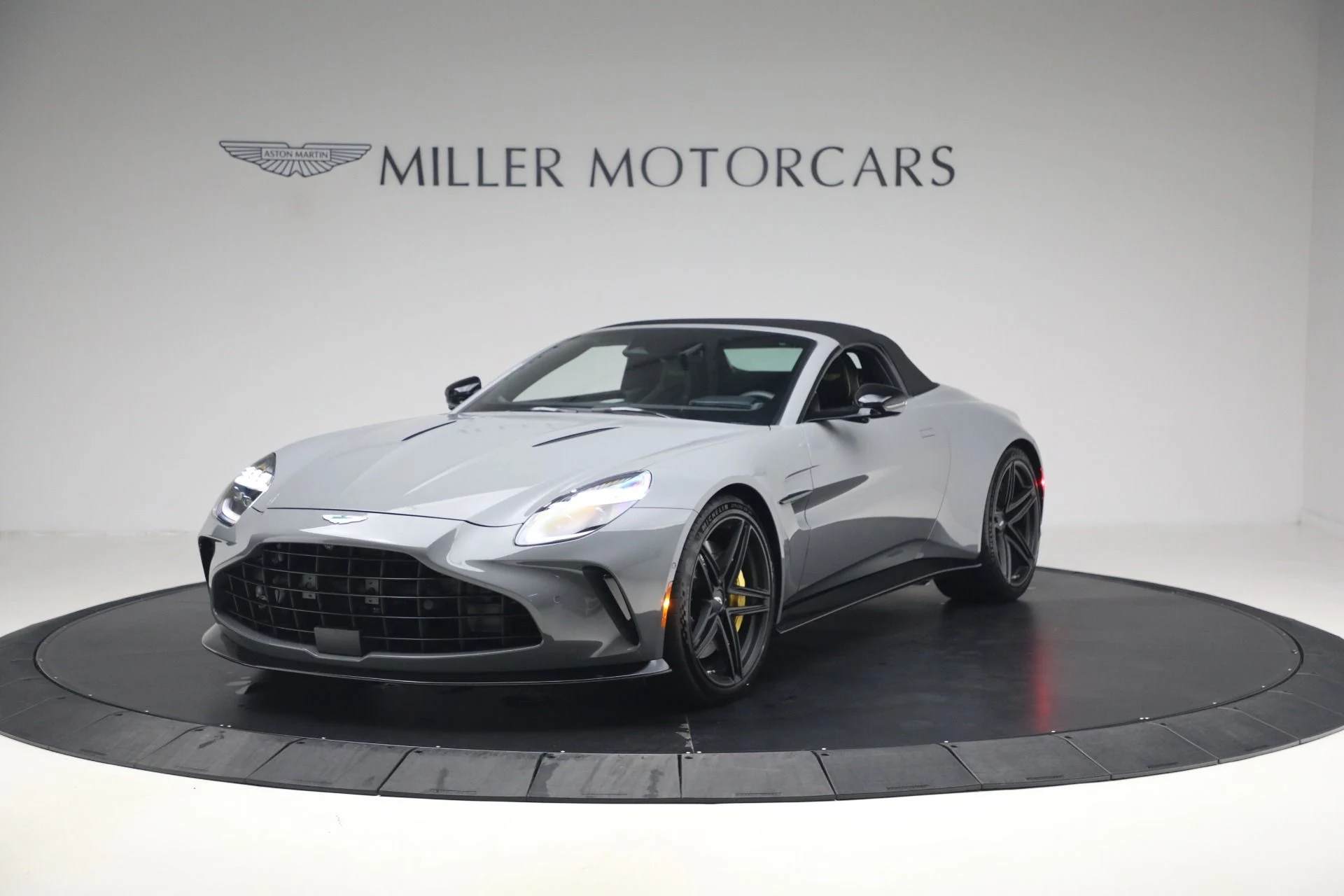 mph012_3851890655_New_2026_Aston_Martin_Vantage_Roadster_1790027458_f0a9bc8b38
