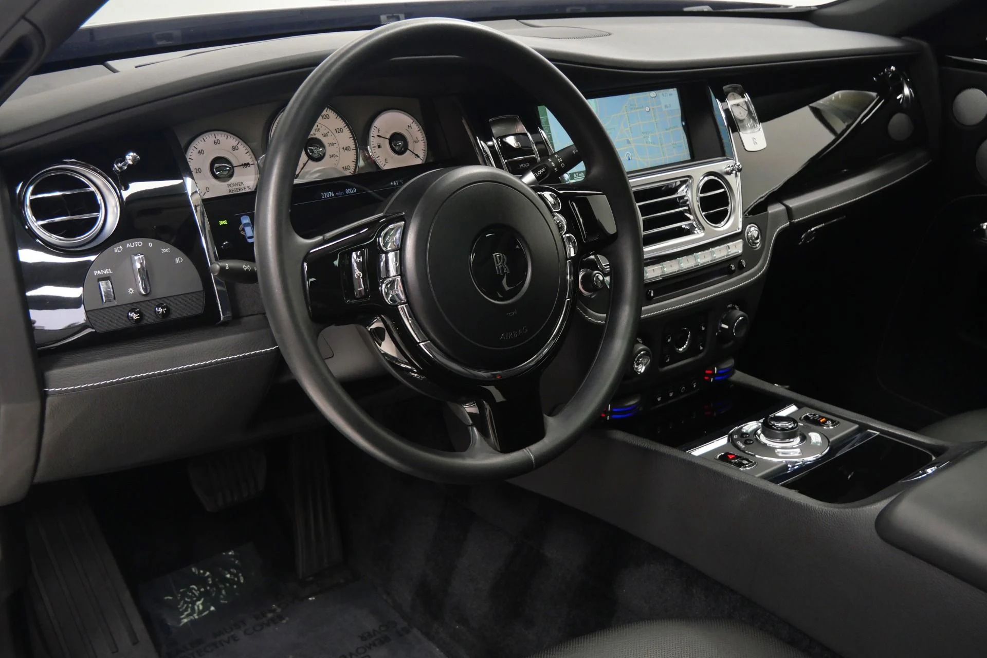 mph012_3853119878_Used_2013_Rolls_Royce_Ghost_Rear_Seat_Entertainment_Picnic_Tables_V12_Power_1766770439_376e80b60a