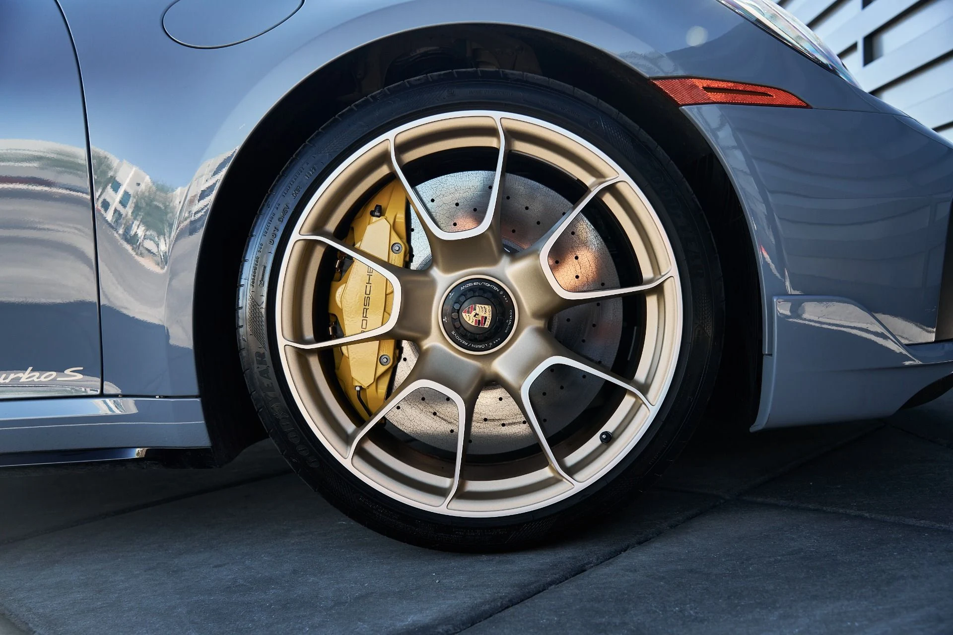 mph012_3854017879_Used_2023_Porsche_911_Turbo_S_1762306910_0b81e90121