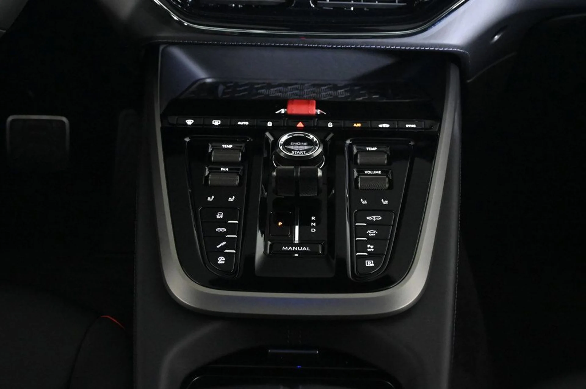 mph012_3856705559_new_2026_aston_martin_dbx_707awd_11350_22972758_13_1024_e1eb1e5519