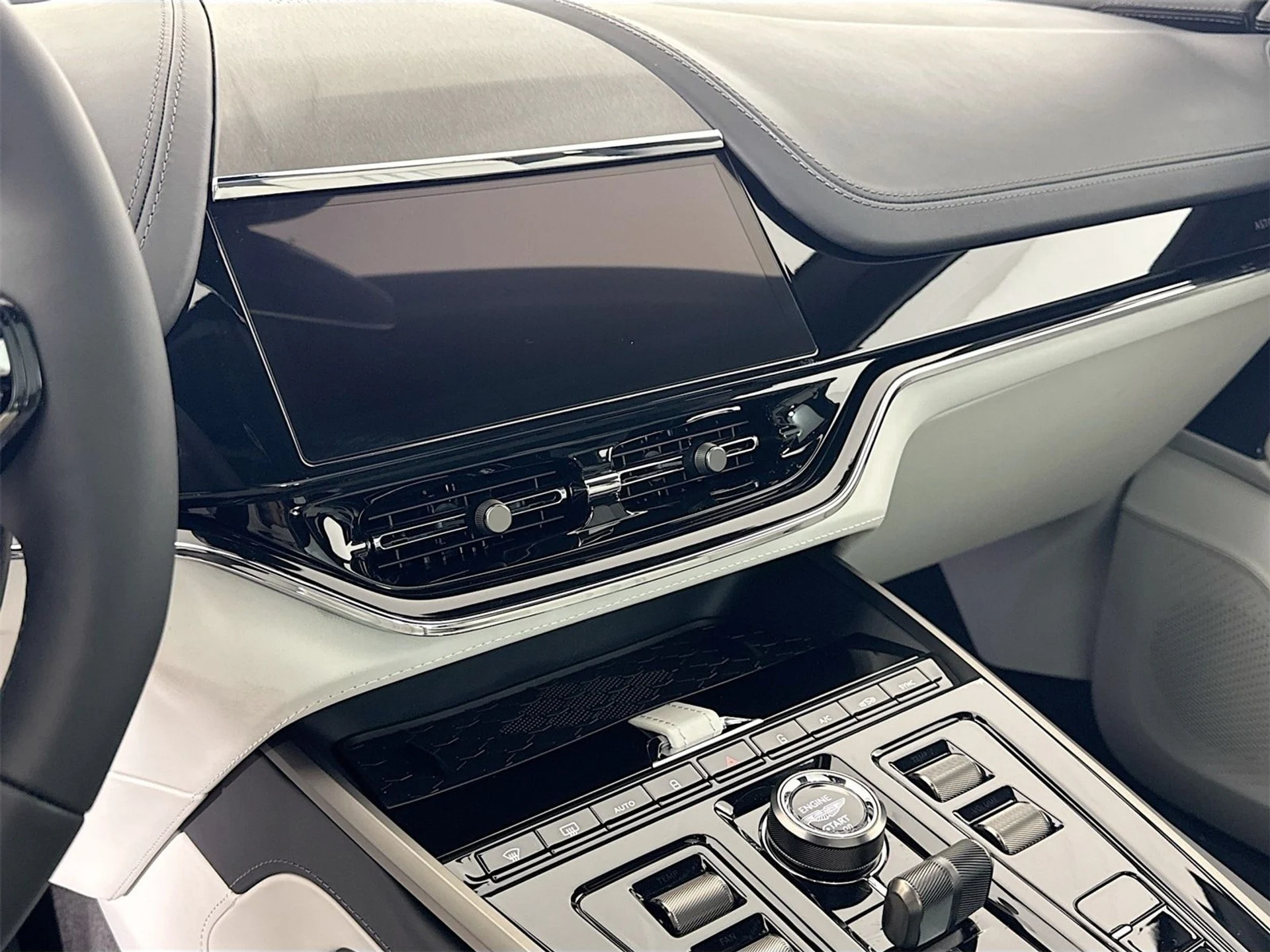 mph012_3859264261_0b4c7539a2a3a86fa6a4397571925de3x_464a94b4d2