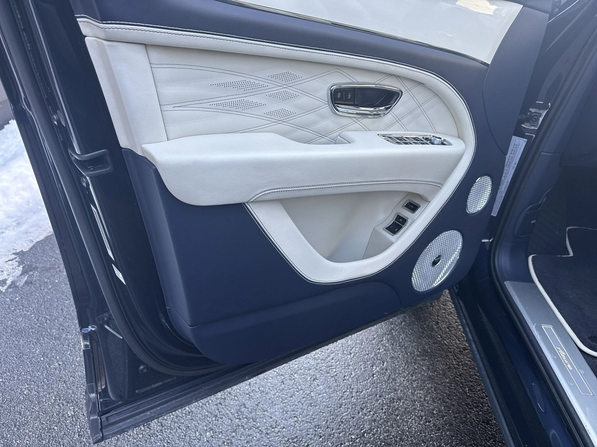 mph012_3860529848_543fd511ad58e16b3dfcdd9ec1baeea3x_cce9574afc