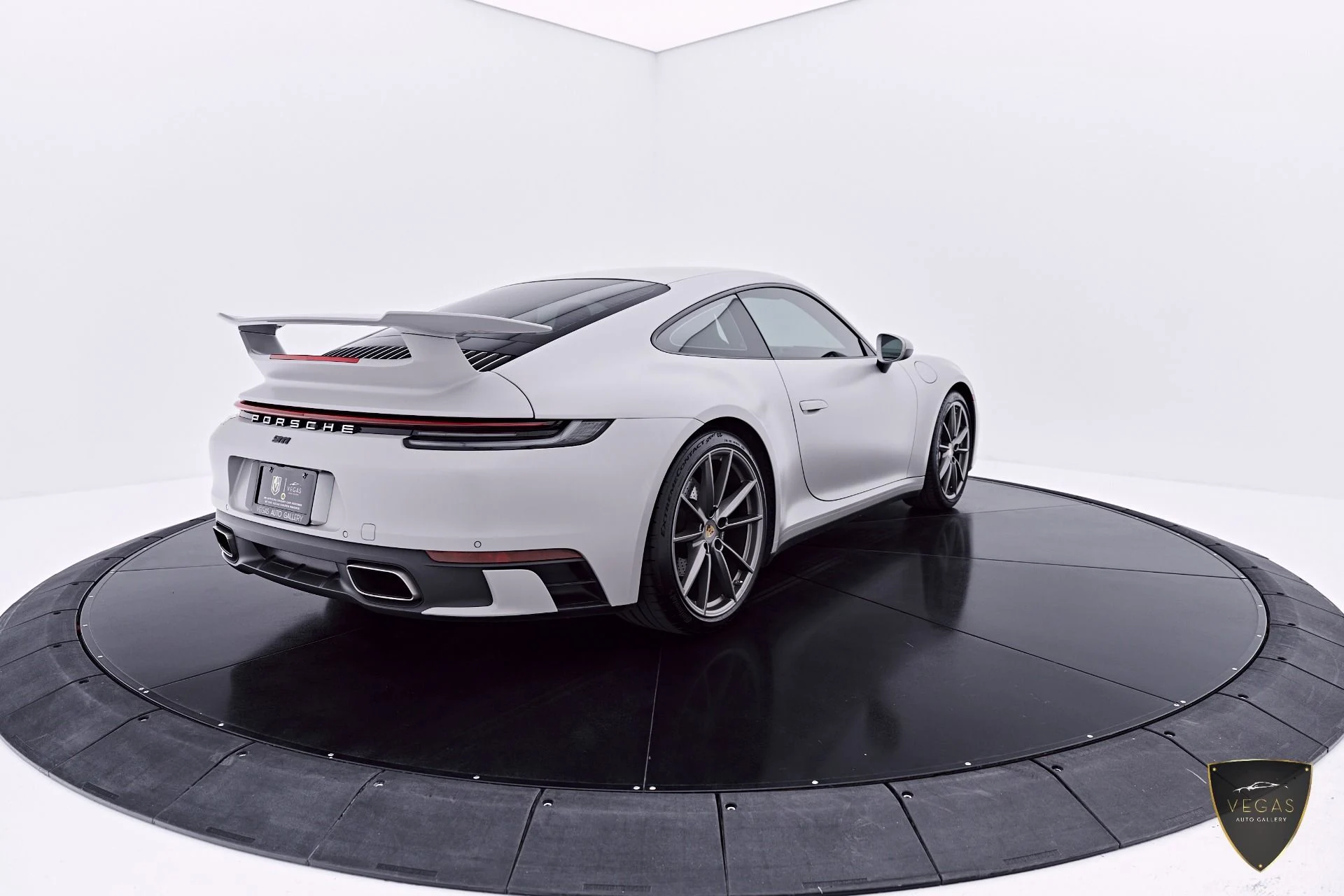 mph012_3876527805_Used_2023_Porsche_911_Carrera_1783042985_df9aeea95a