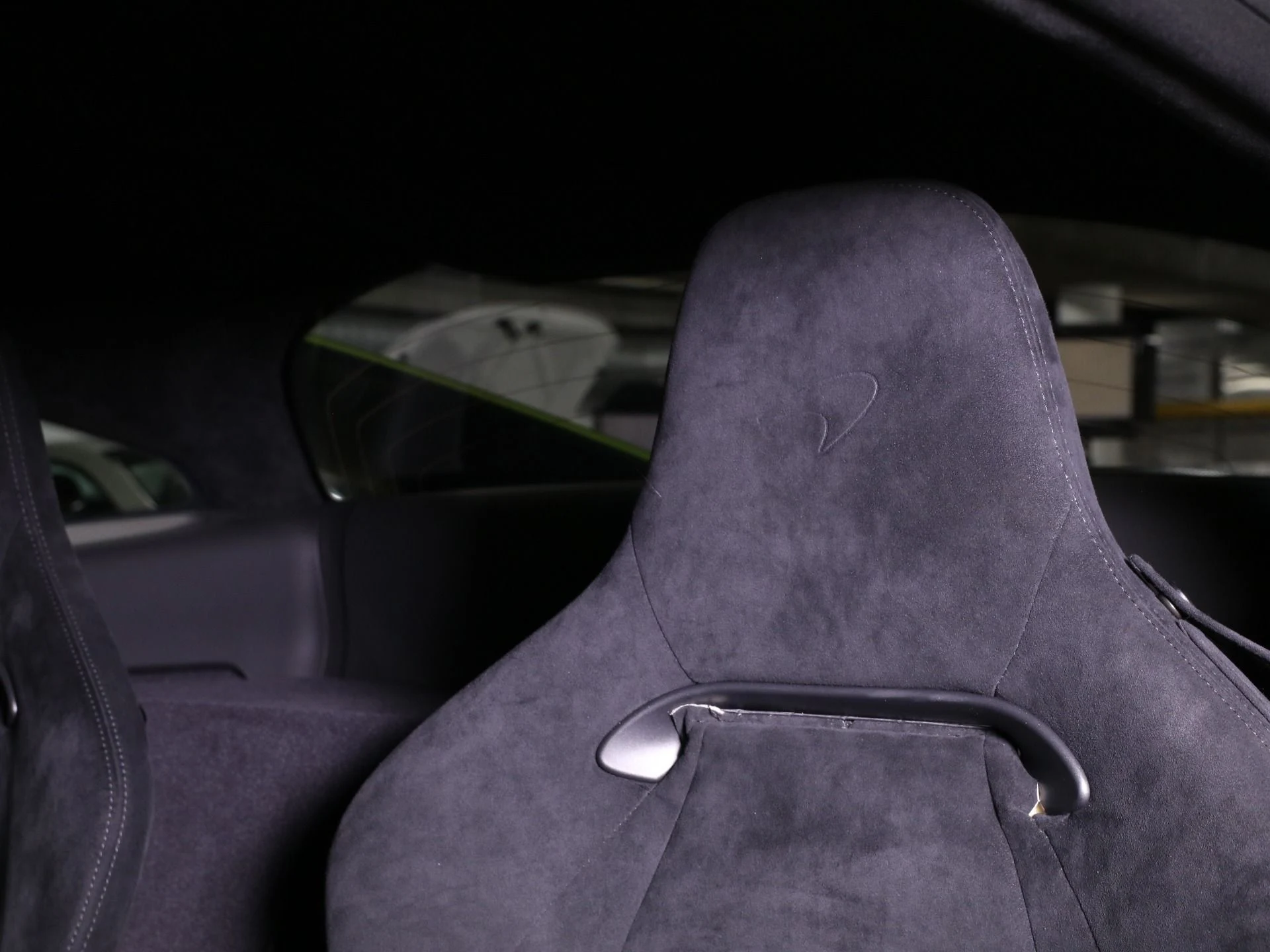 mph012_3879401653_Used_2023_Mc_Laren_Artura_1729490535_8585f74692