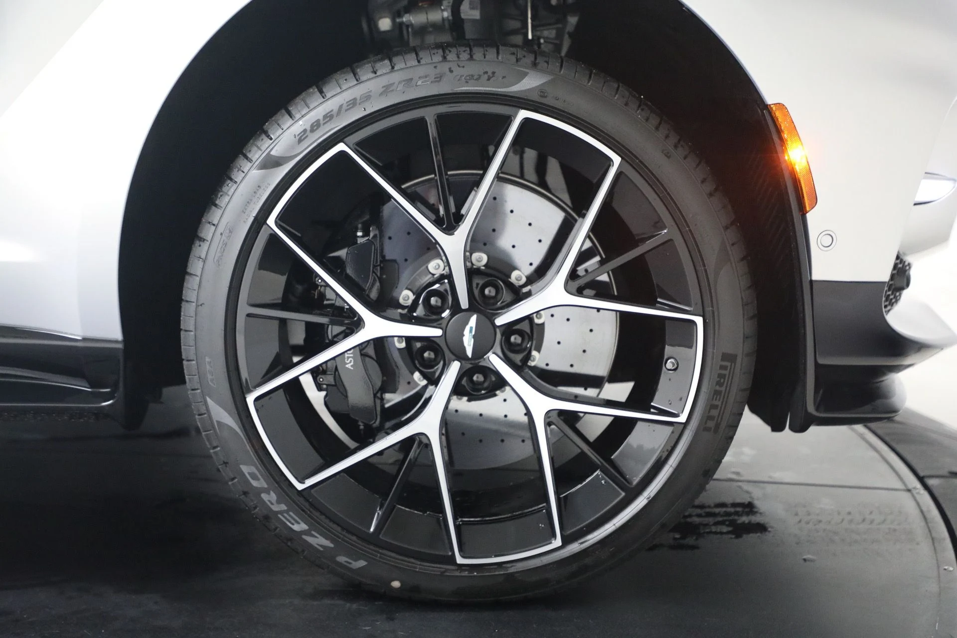 mph012_3880841801_New_2026_Aston_Martin_DBX_707_1767986591_88fcd37cc2