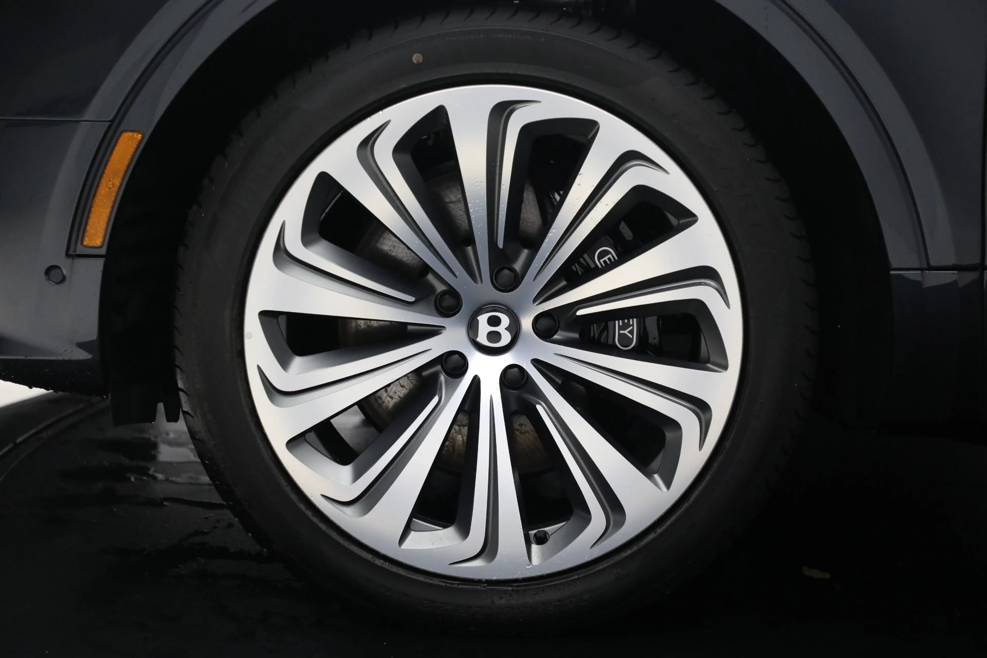 mph012_3883963982_New_2025_Bentley_Bentayga_Atelier_Edition_V8_91b15b126e