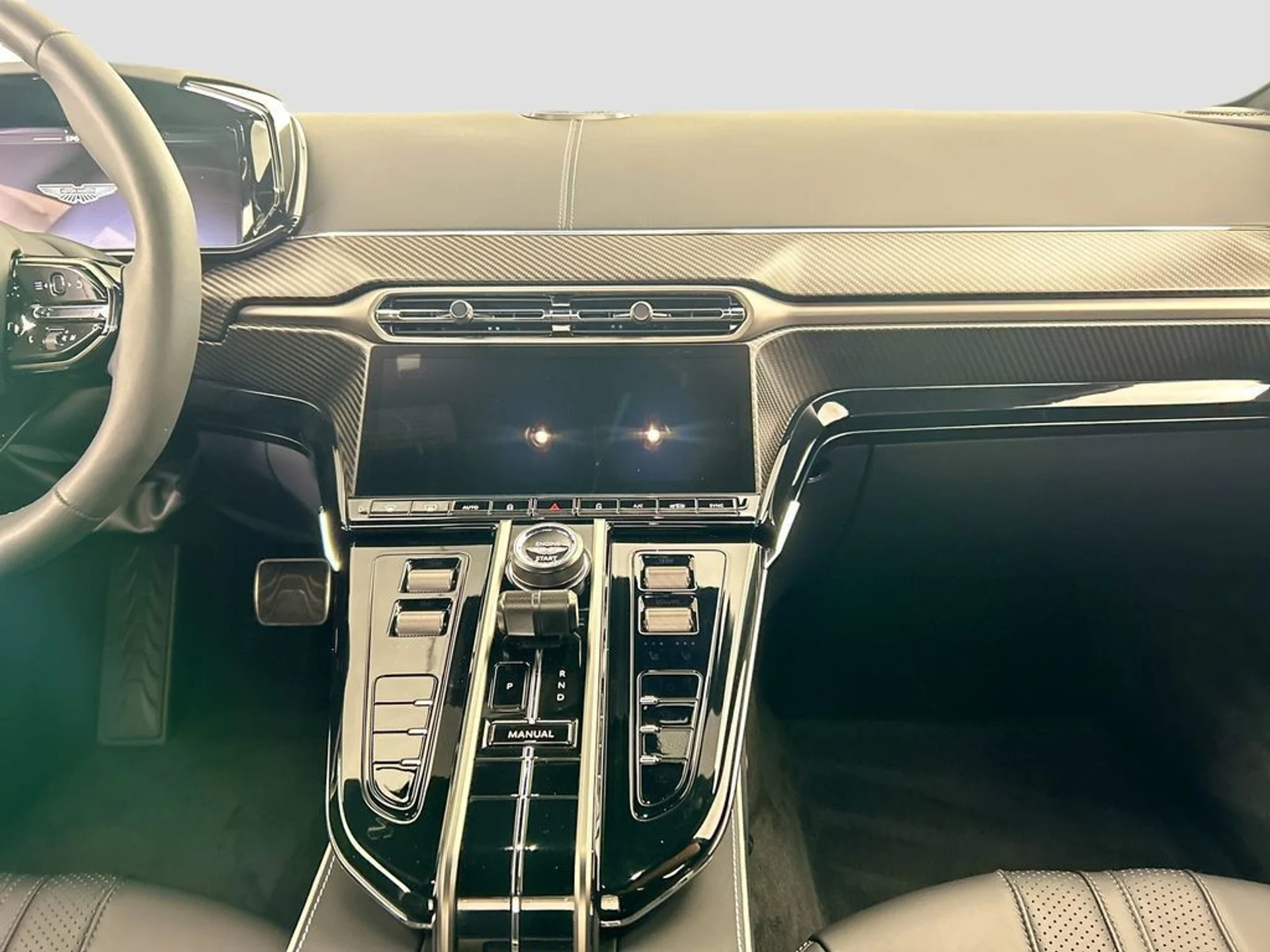 mph012_3887073343_used_2026_aston_martin_vantage_coupe_8119_23019330_13_1024_068c68c91c